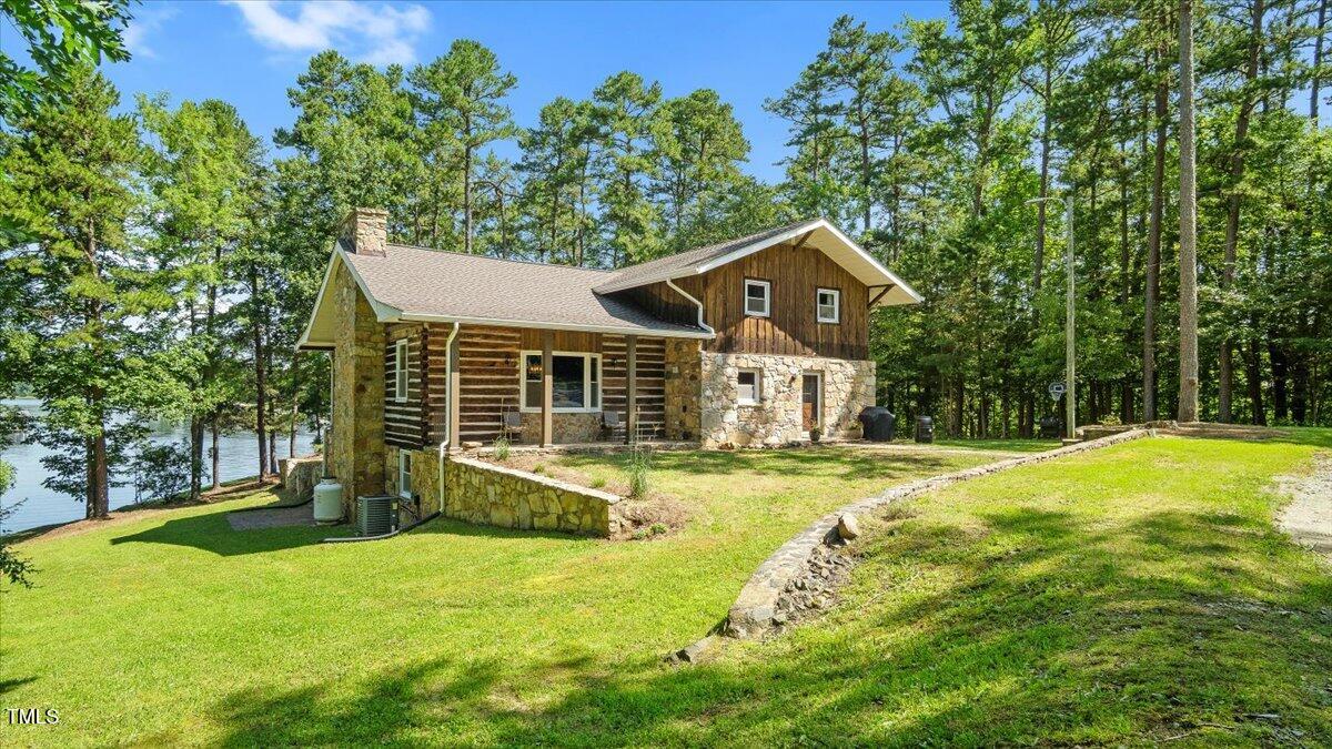 424 Roy Carver Road Property Photo 1