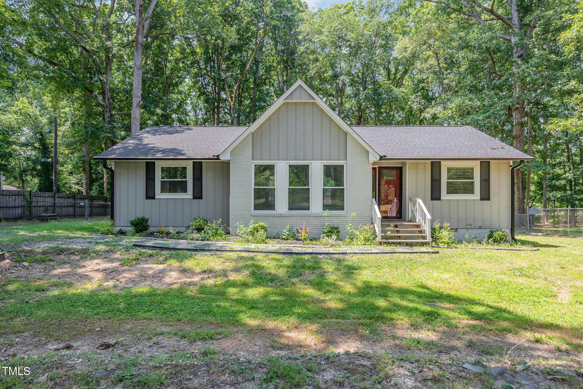 908 Snow Hill Road Property Photo 1