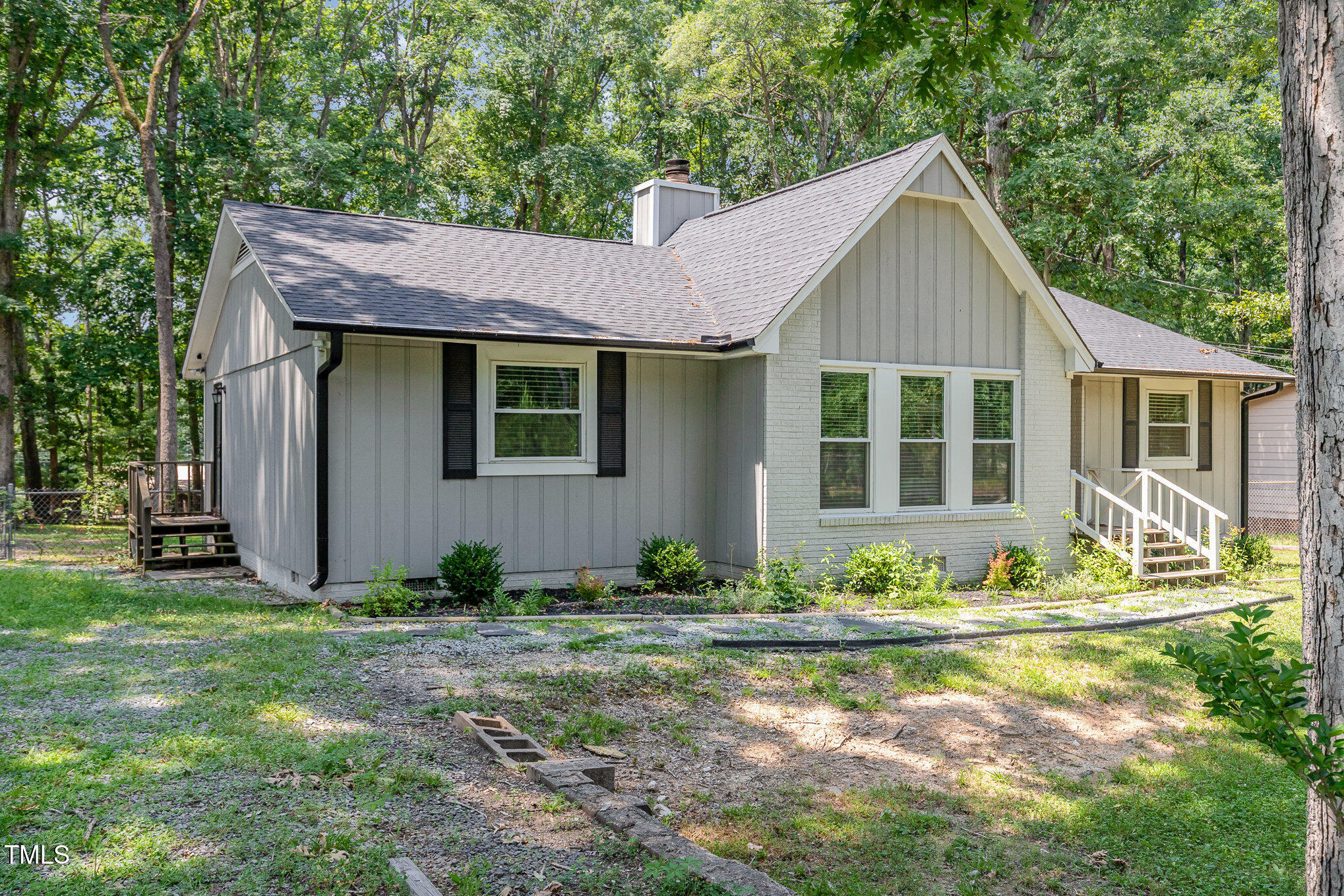 908 Snow Hill Road Property Photo 3