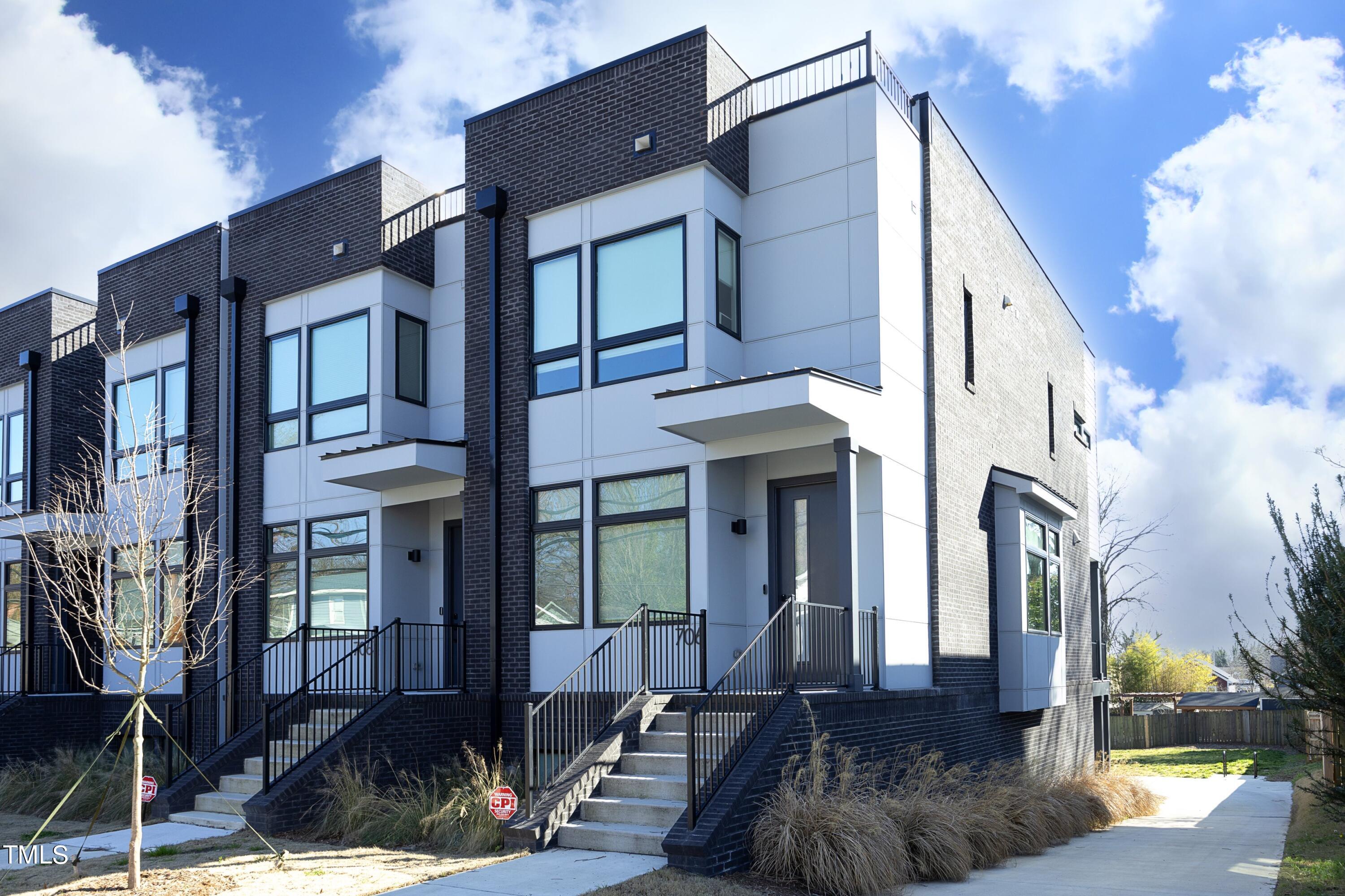 706 E Hargett Street Property Photo 1