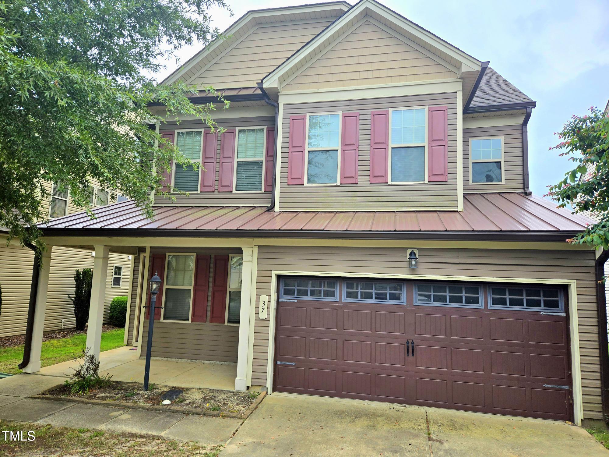 37 Crest Circle Property Photo 1