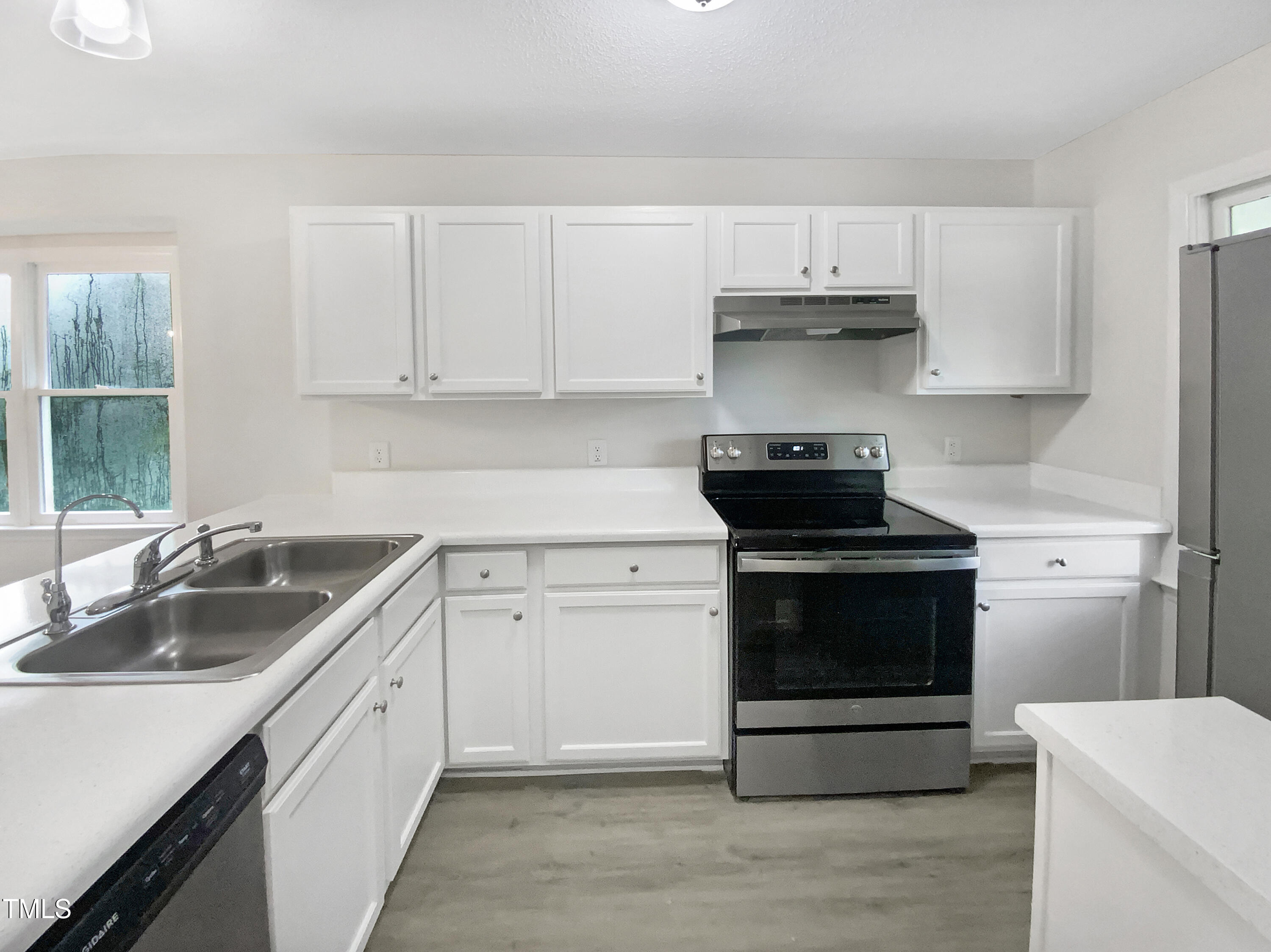448 Chinaberry Lane Property Photo 6