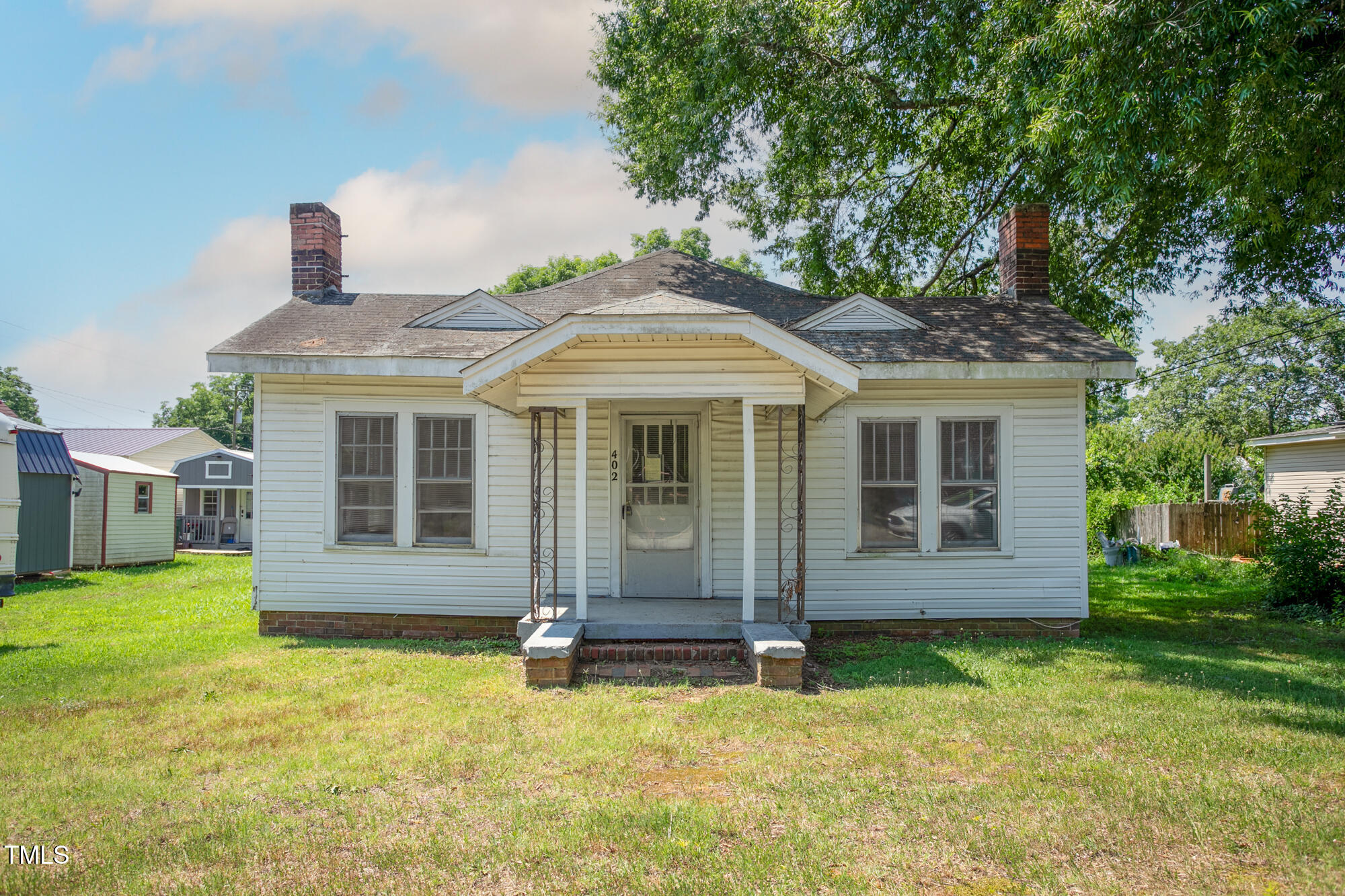 402 Poplar Street Property Photo 1