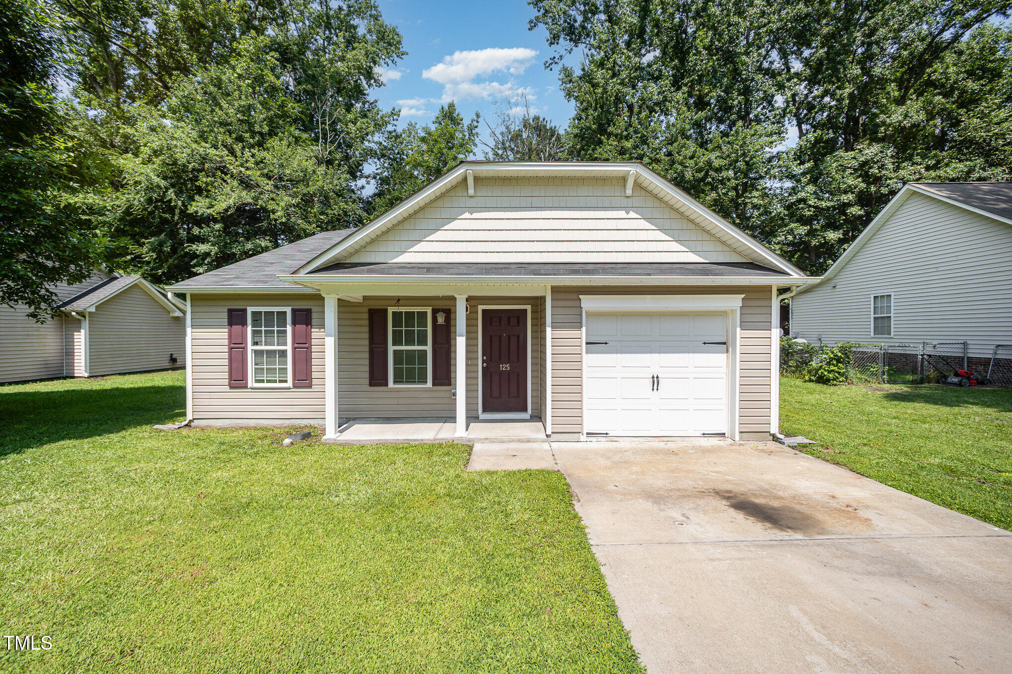 125 Brook Place Property Photo 1