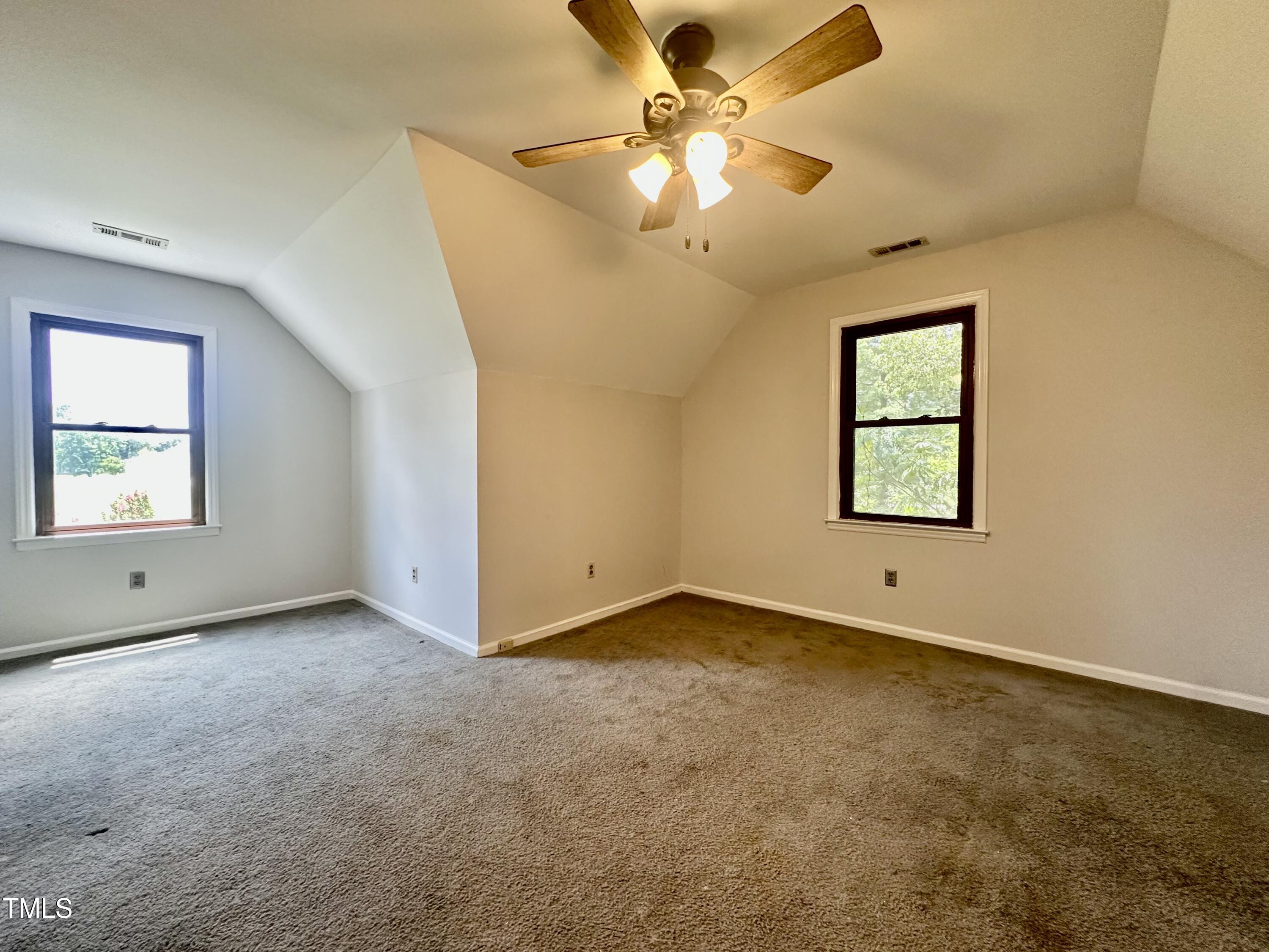 101 Creekside Drive Property Photo 13