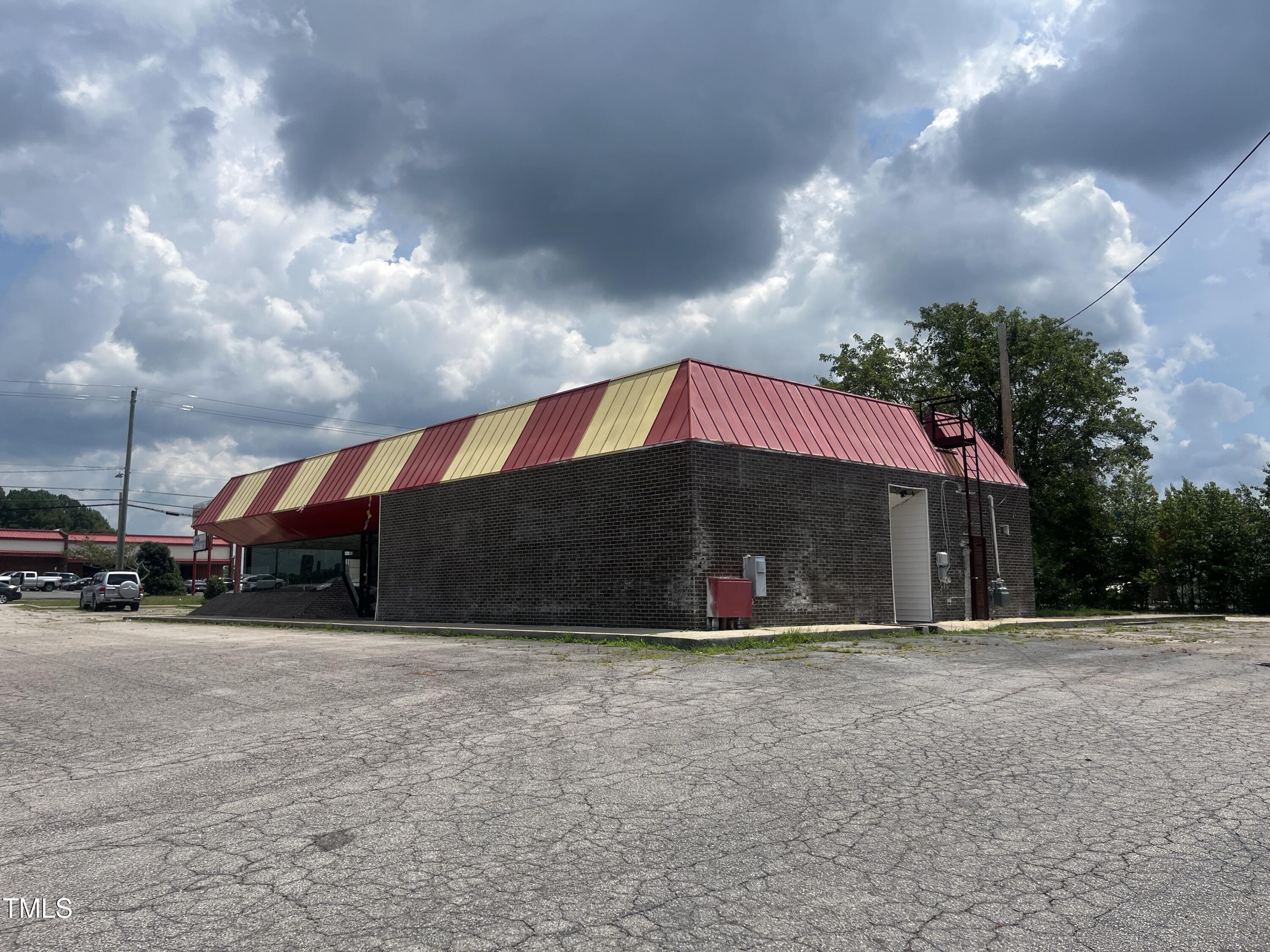 1202 E Andrews Avenue Property Photo 4