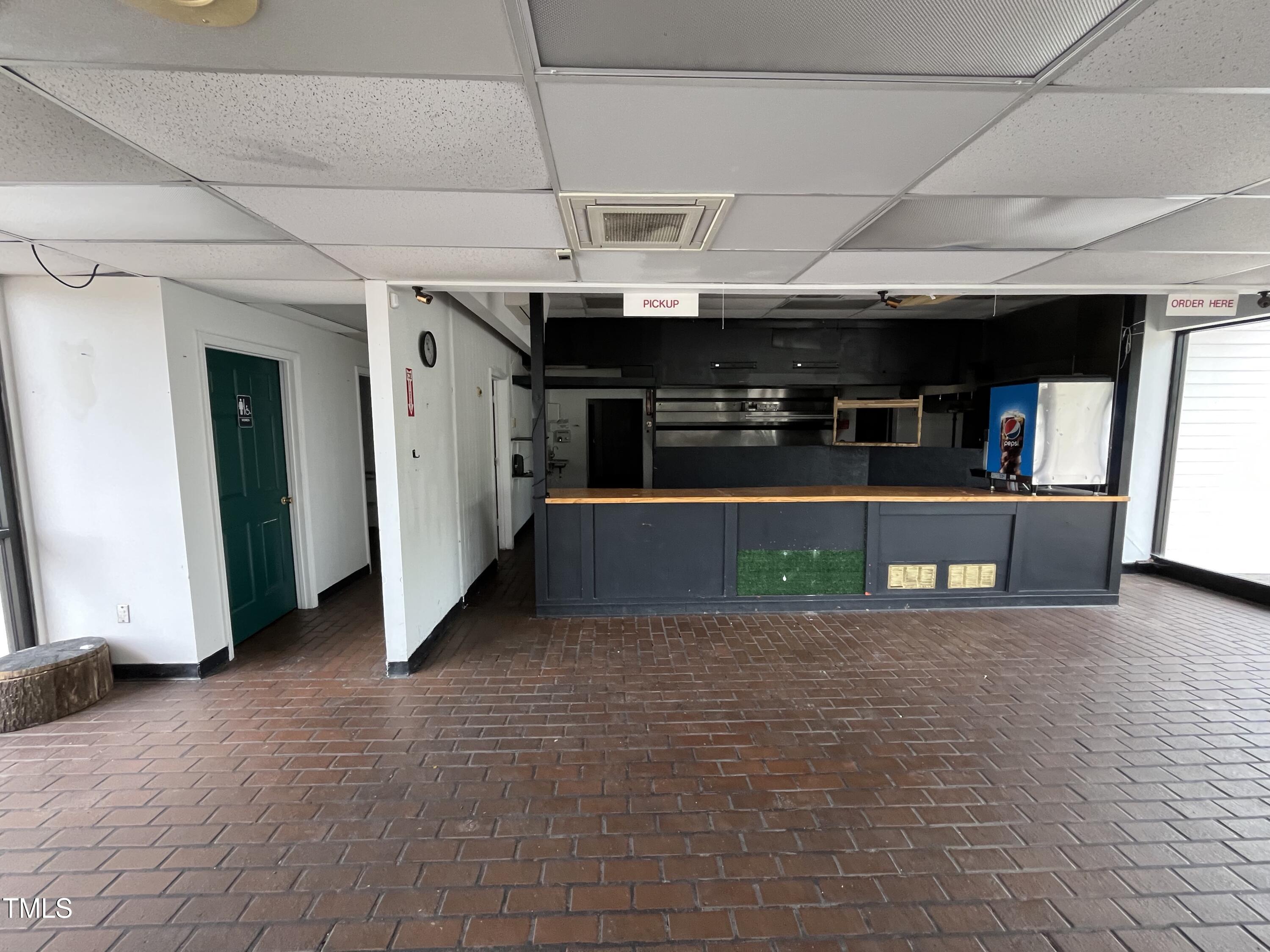 1202 E Andrews Avenue Property Photo 7