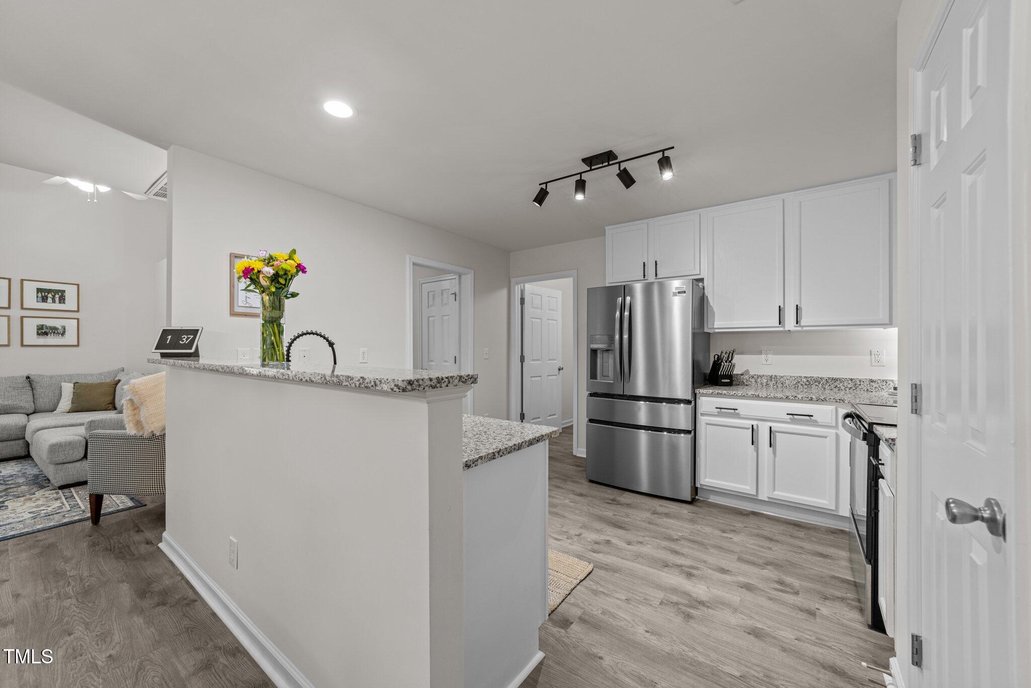 124 River Pearl Street Property Photo 5