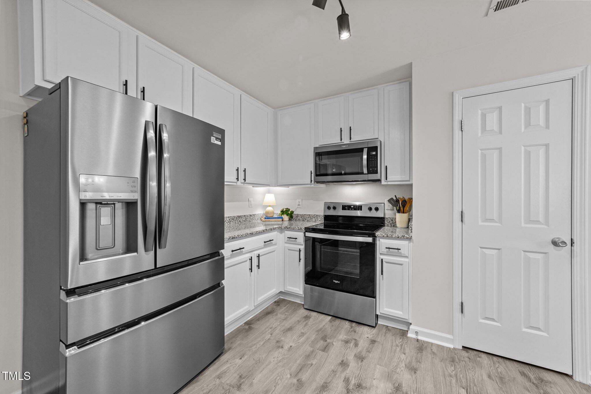124 River Pearl Street Property Photo 10