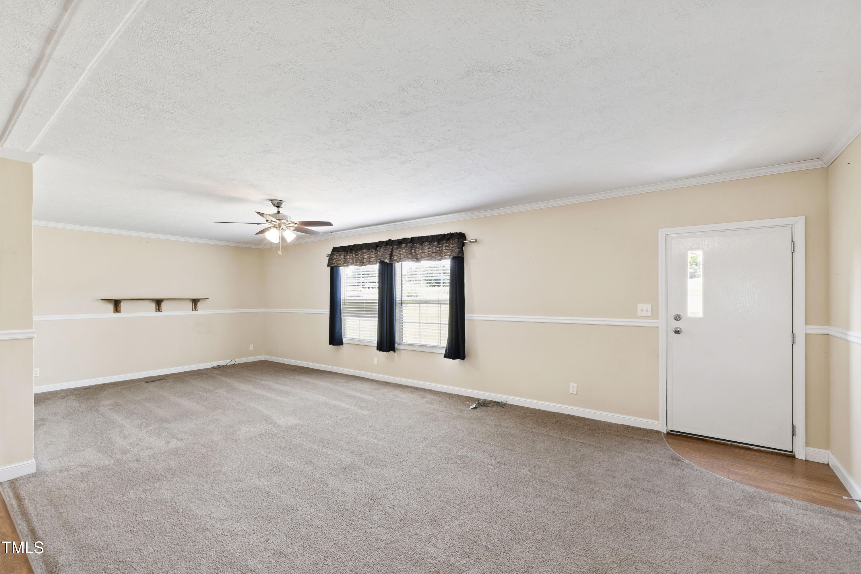 6671 South River Road Property Photo 6