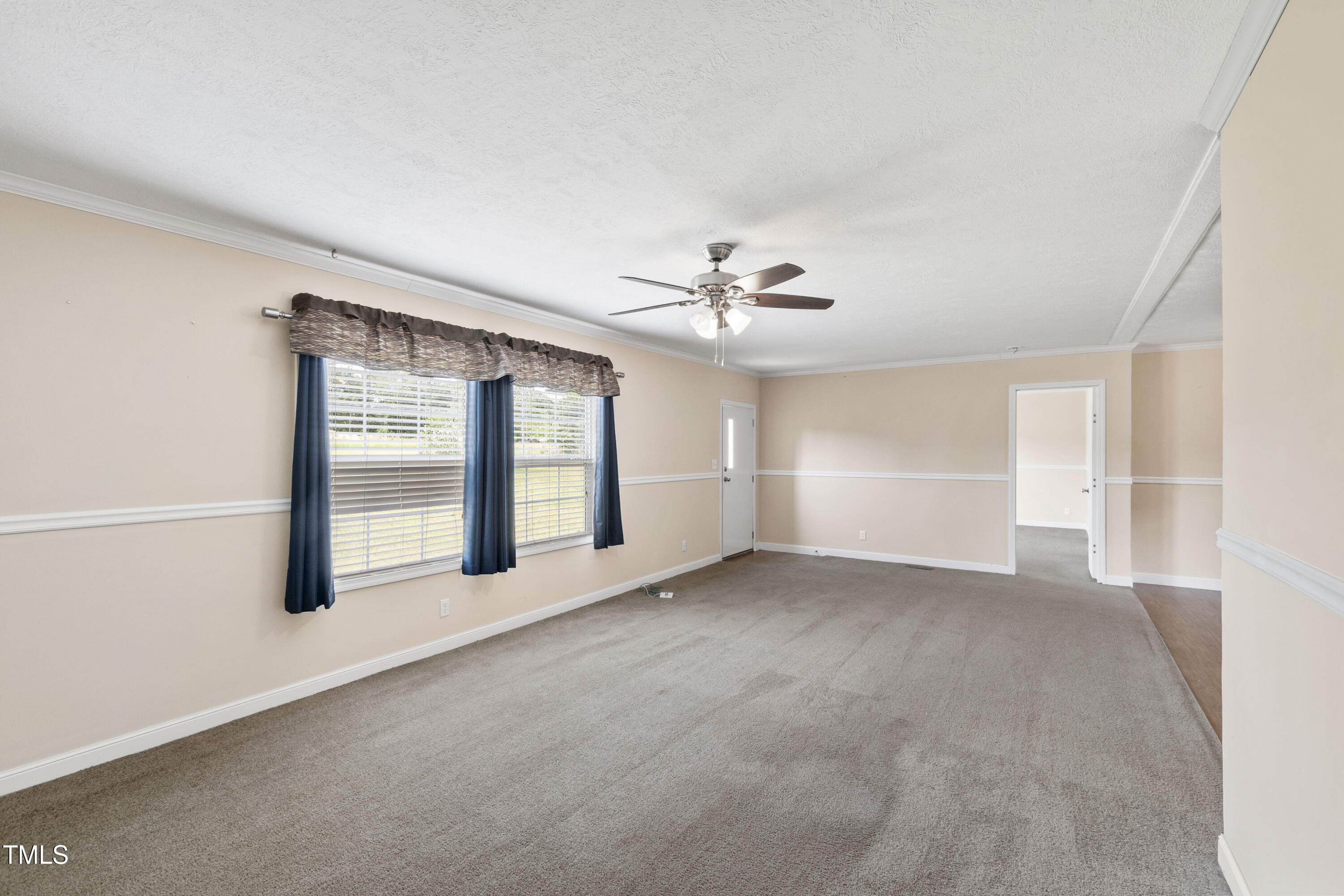 6671 South River Road Property Photo 7