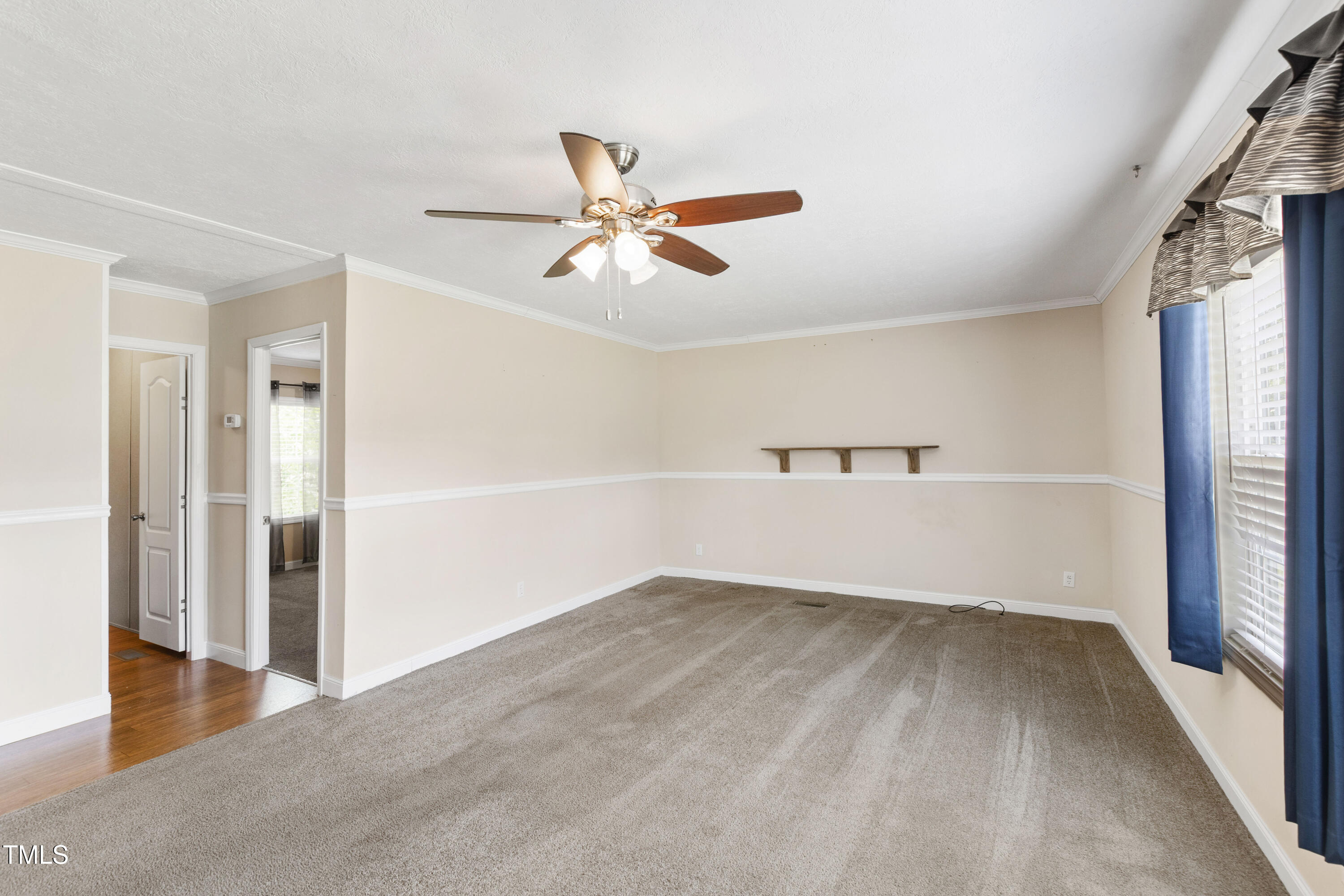 6671 South River Road Property Photo 8