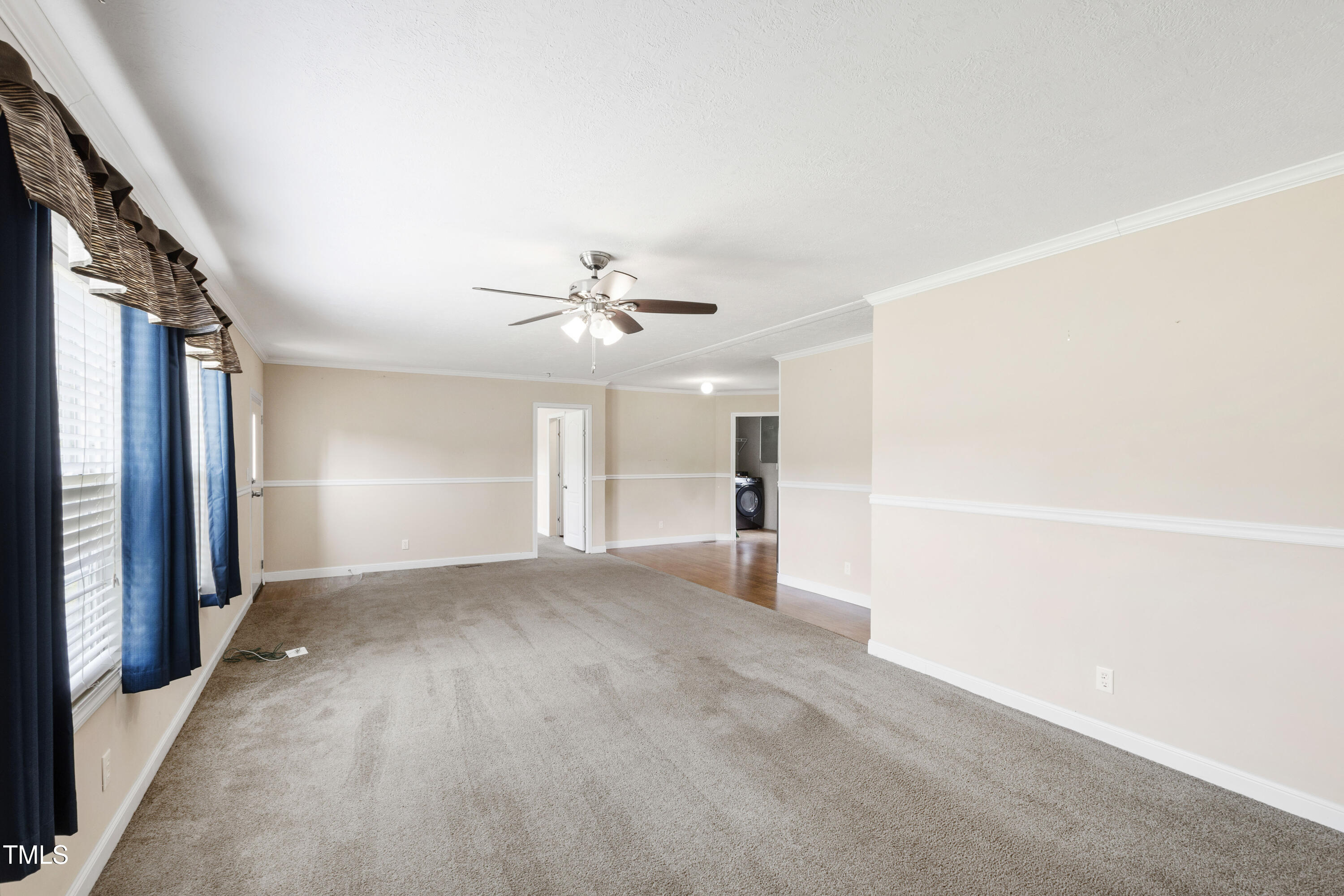 6671 South River Road Property Photo 9