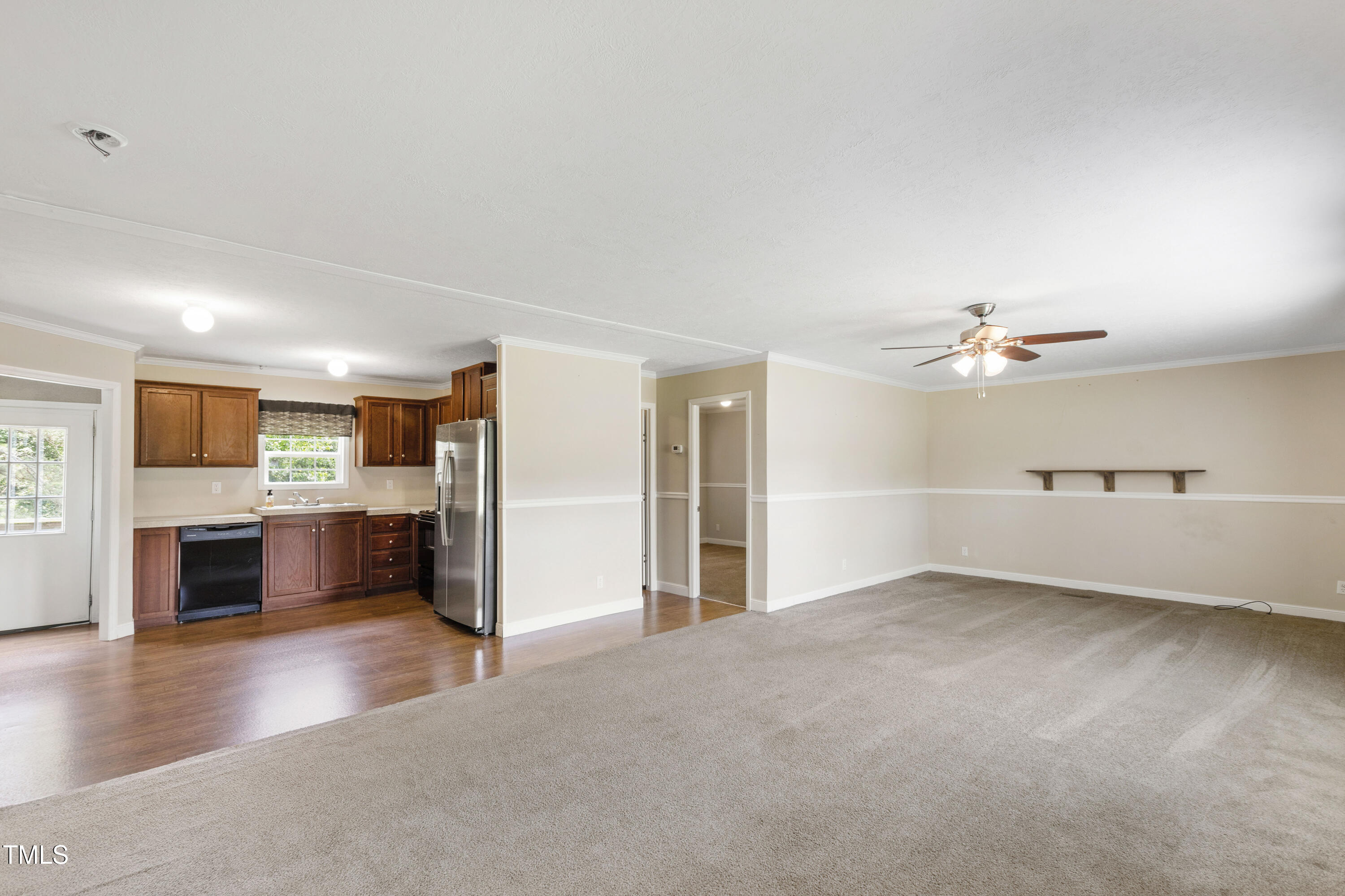6671 South River Road Property Photo 10