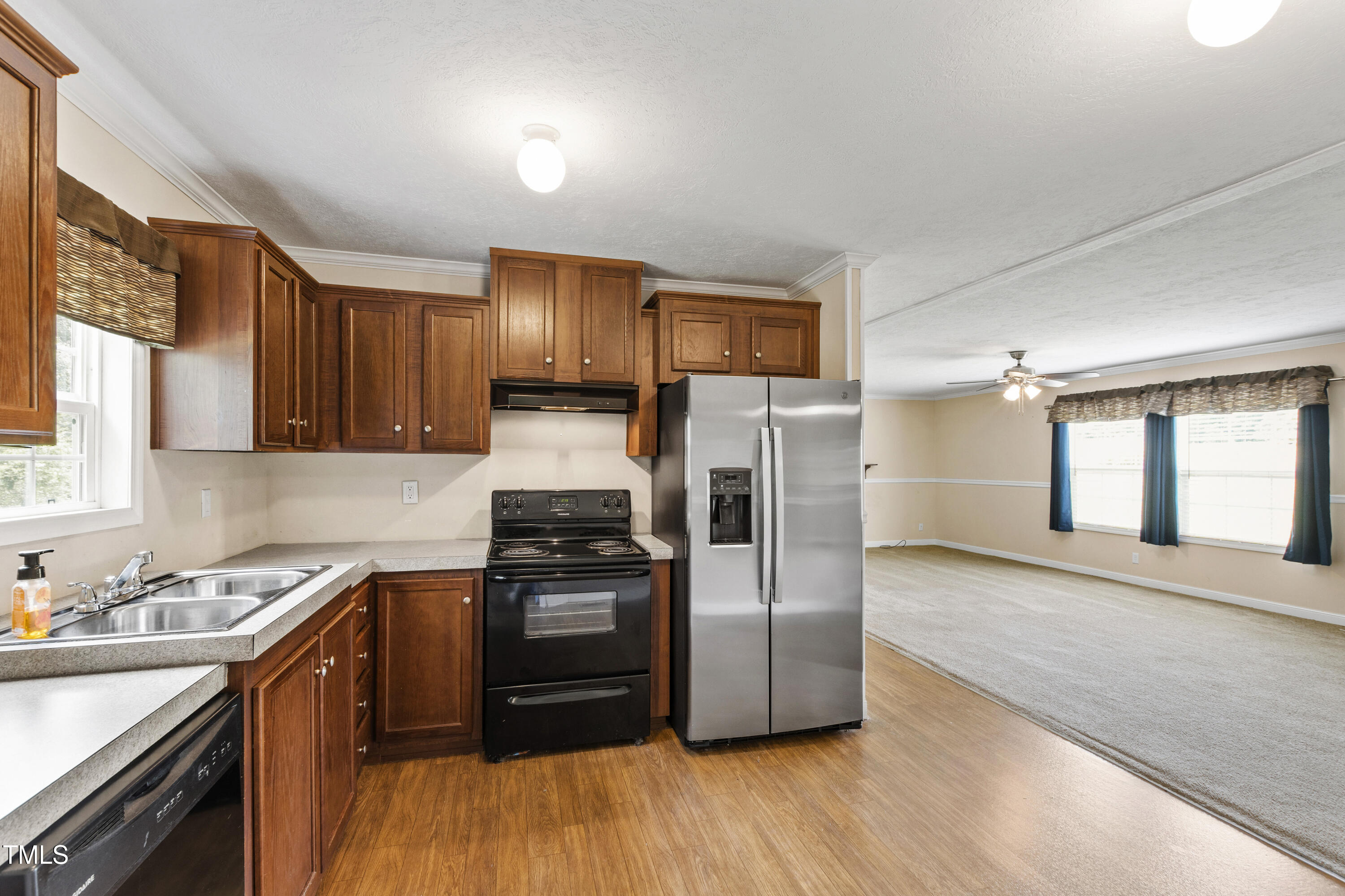 6671 South River Road Property Photo 12