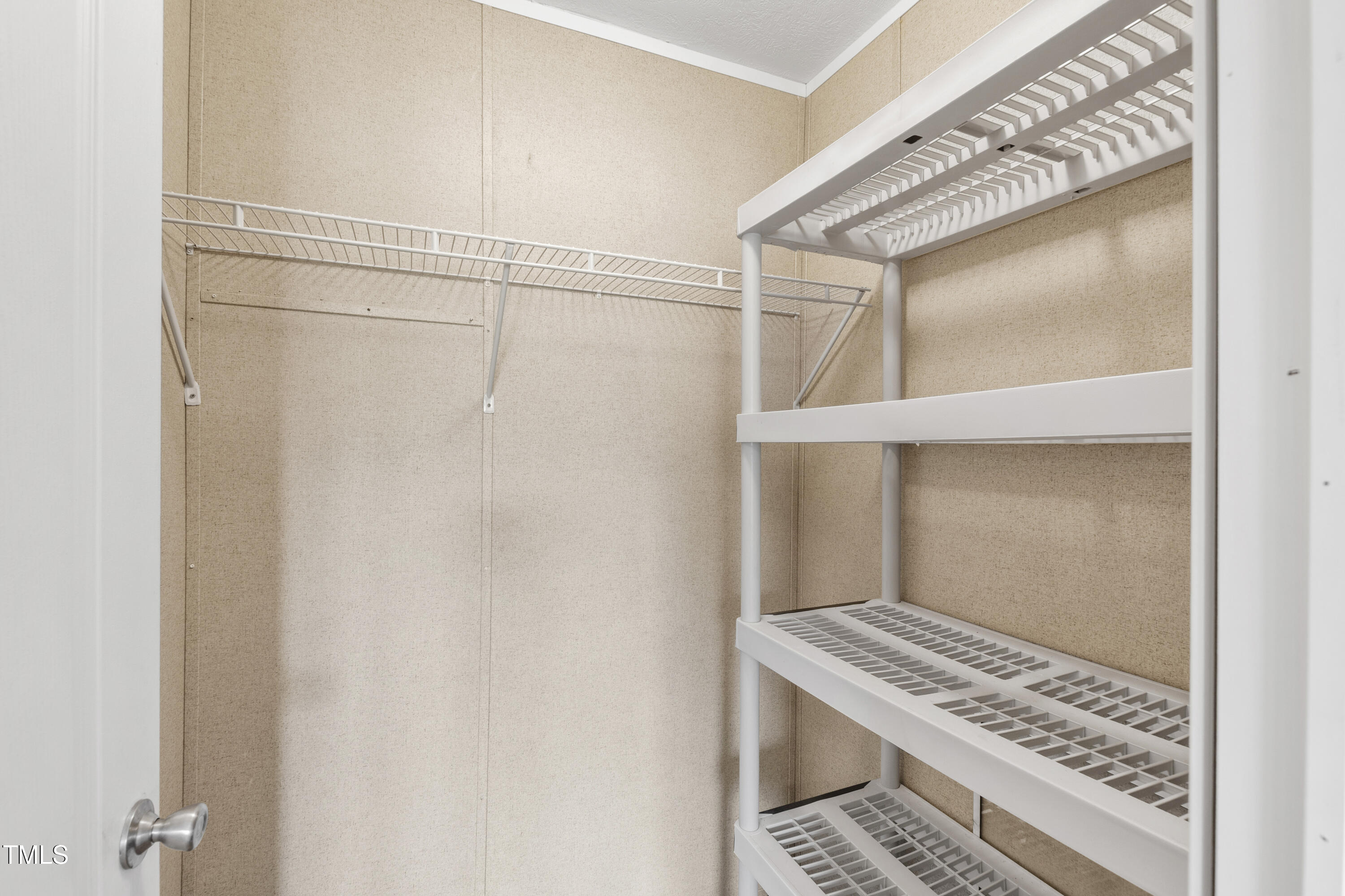 6671 South River Road Property Photo 19