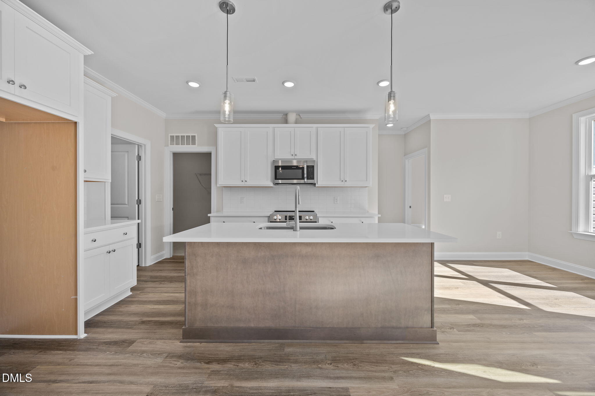 50 Uptown Court Property Photo 6
