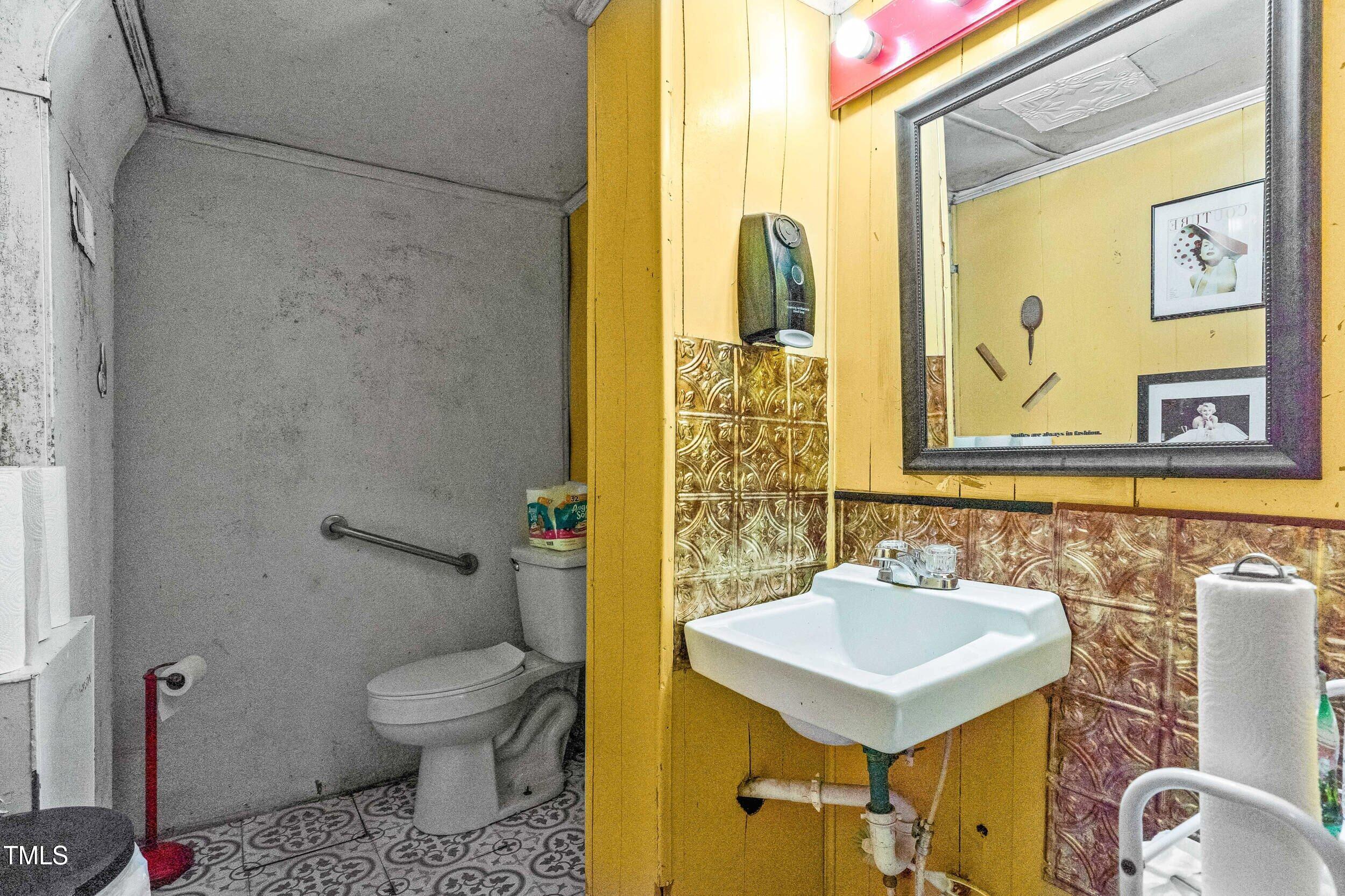 118 S Chatham Avenue Property Photo 27