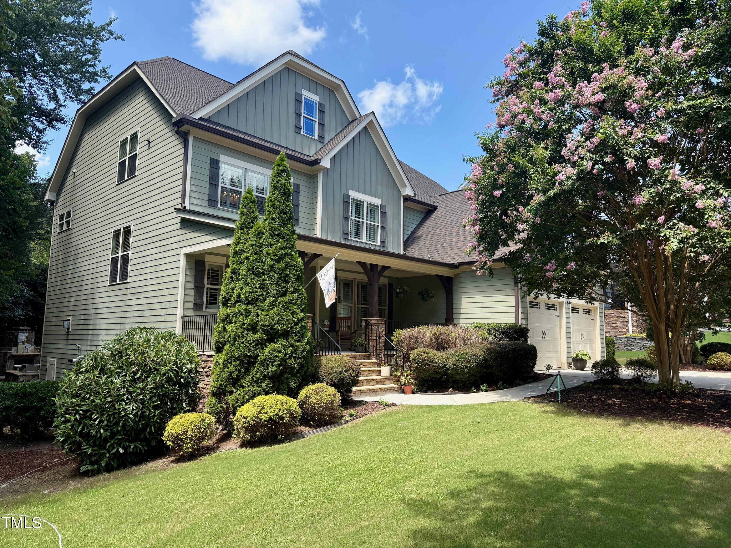 1013 Shasta Daisy Drive Property Photo 1