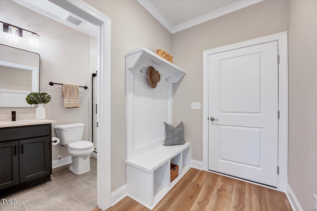 2437 Terri Creek Drive Property Photo 18
