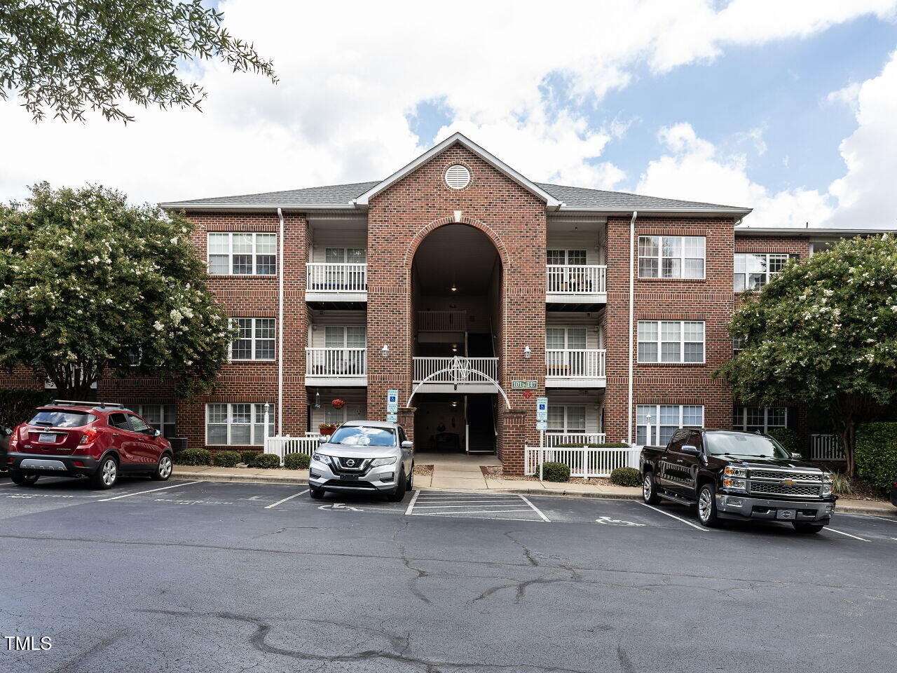 107 Sturbridge Drive Property Photo 1