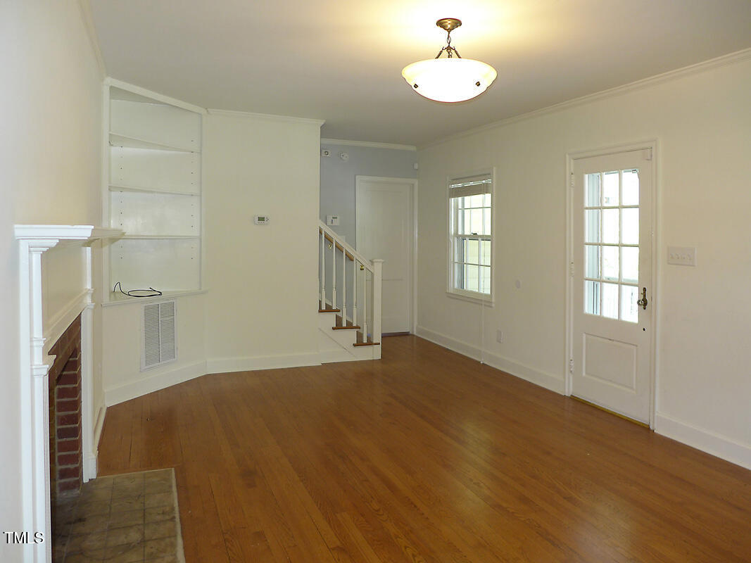 103 W Poplar Avenue Property Photo 5