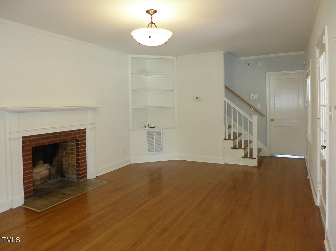 103 W Poplar Avenue Property Photo 6