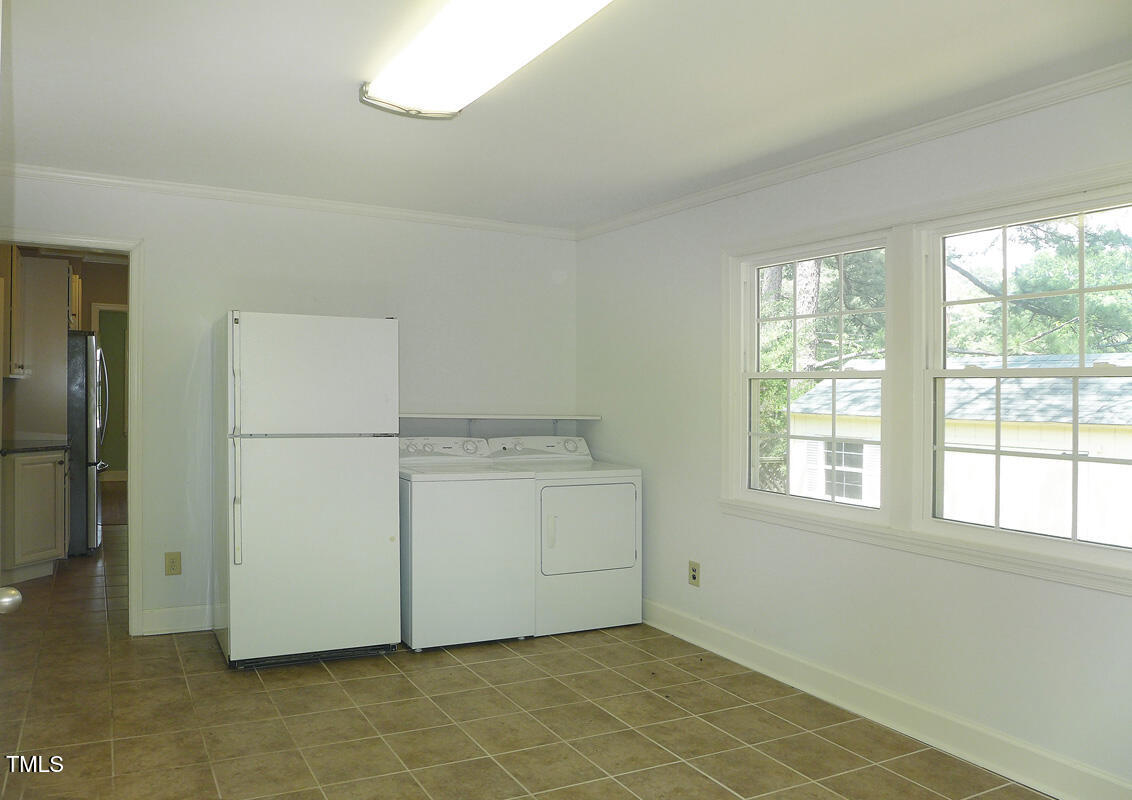 103 W Poplar Avenue Property Photo 10