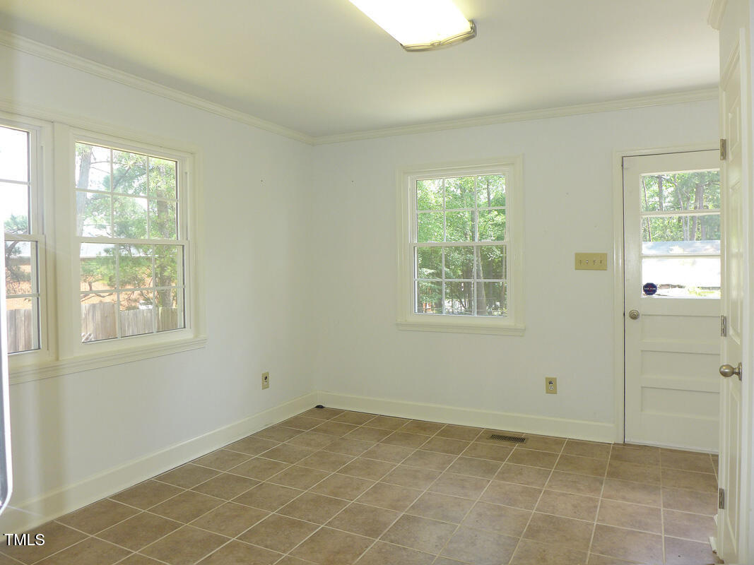 103 W Poplar Avenue Property Photo 11