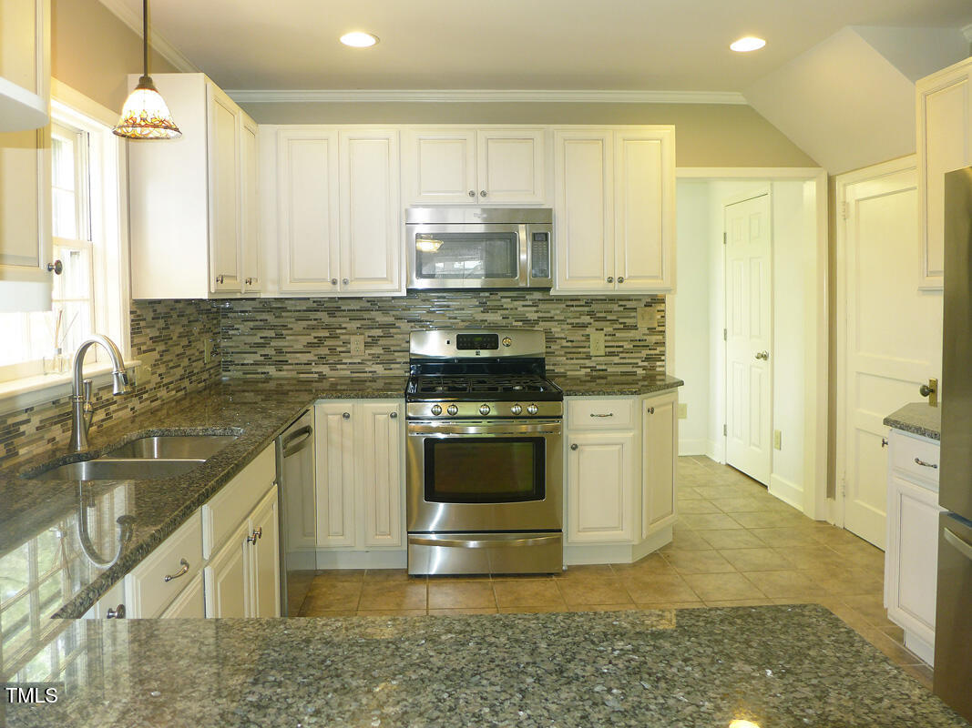 103 W Poplar Avenue Property Photo 12