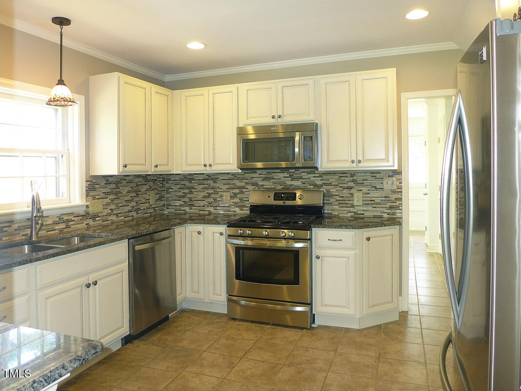 103 W Poplar Avenue Property Photo 15