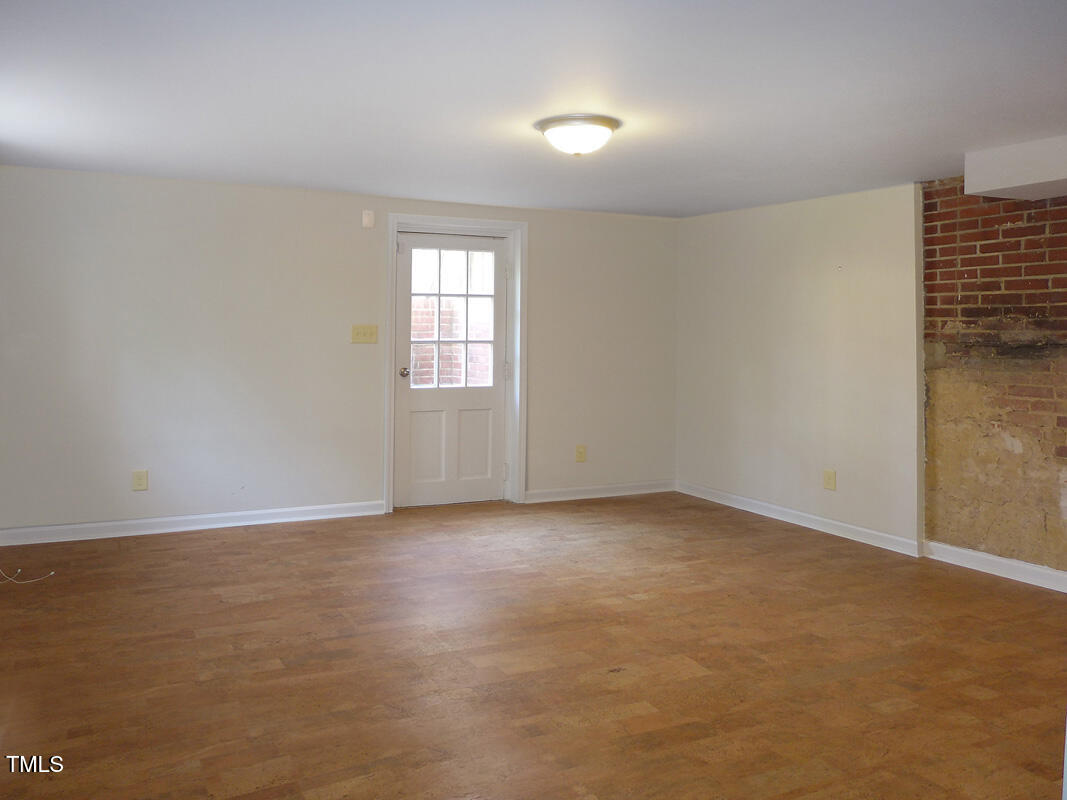103 W Poplar Avenue Property Photo 22
