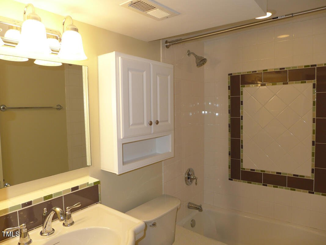 103 W Poplar Avenue Property Photo 23
