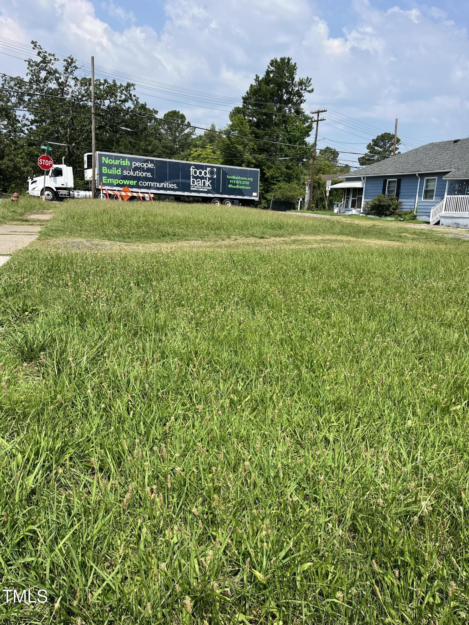 2827 Angier Avenue Property Photo 3