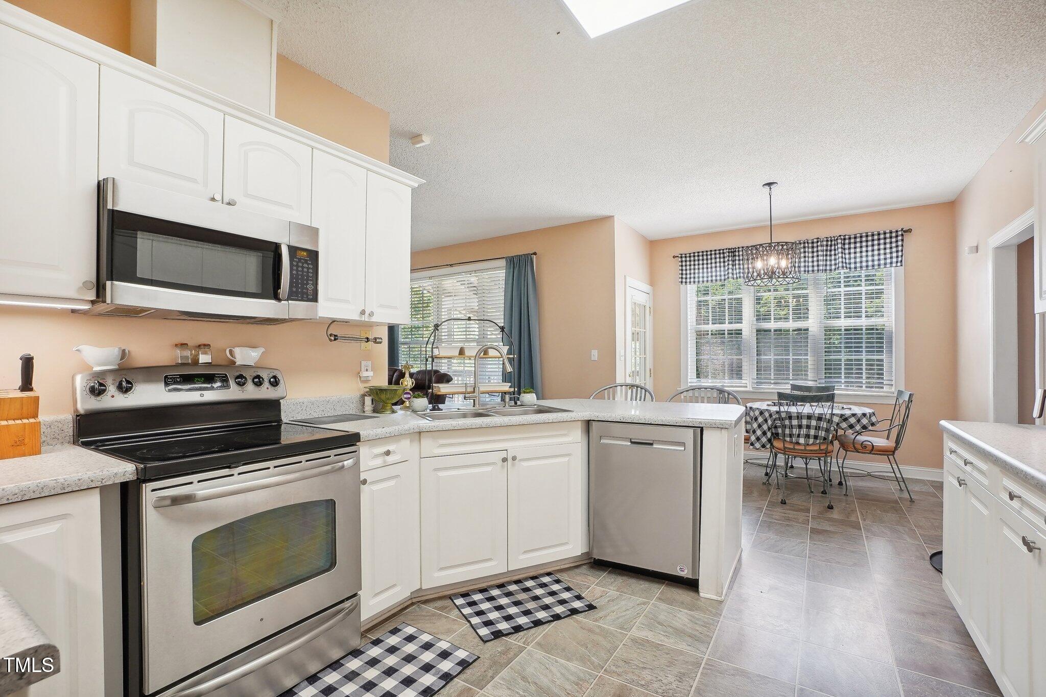 683 Castleberry Road Property Photo 8