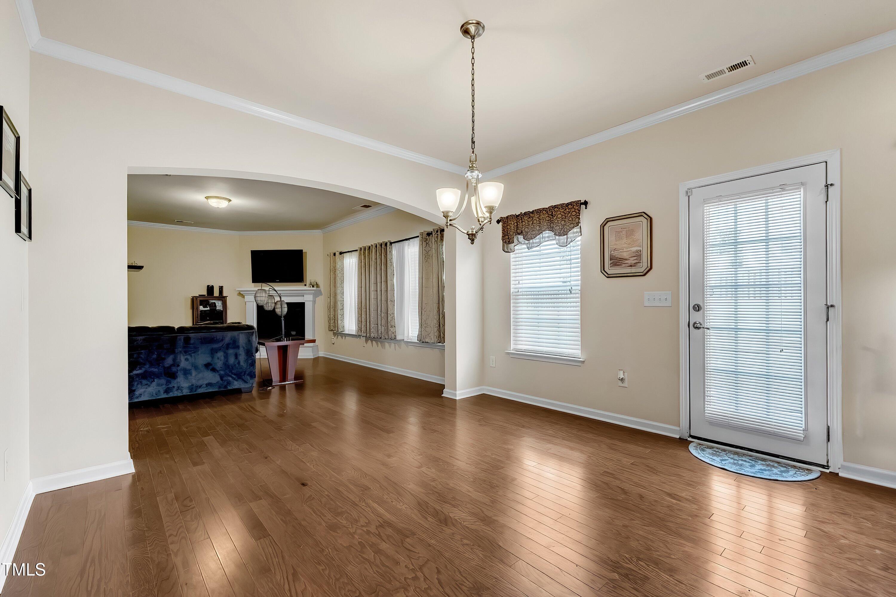 316 Vintage Holly Drive Property Photo 8