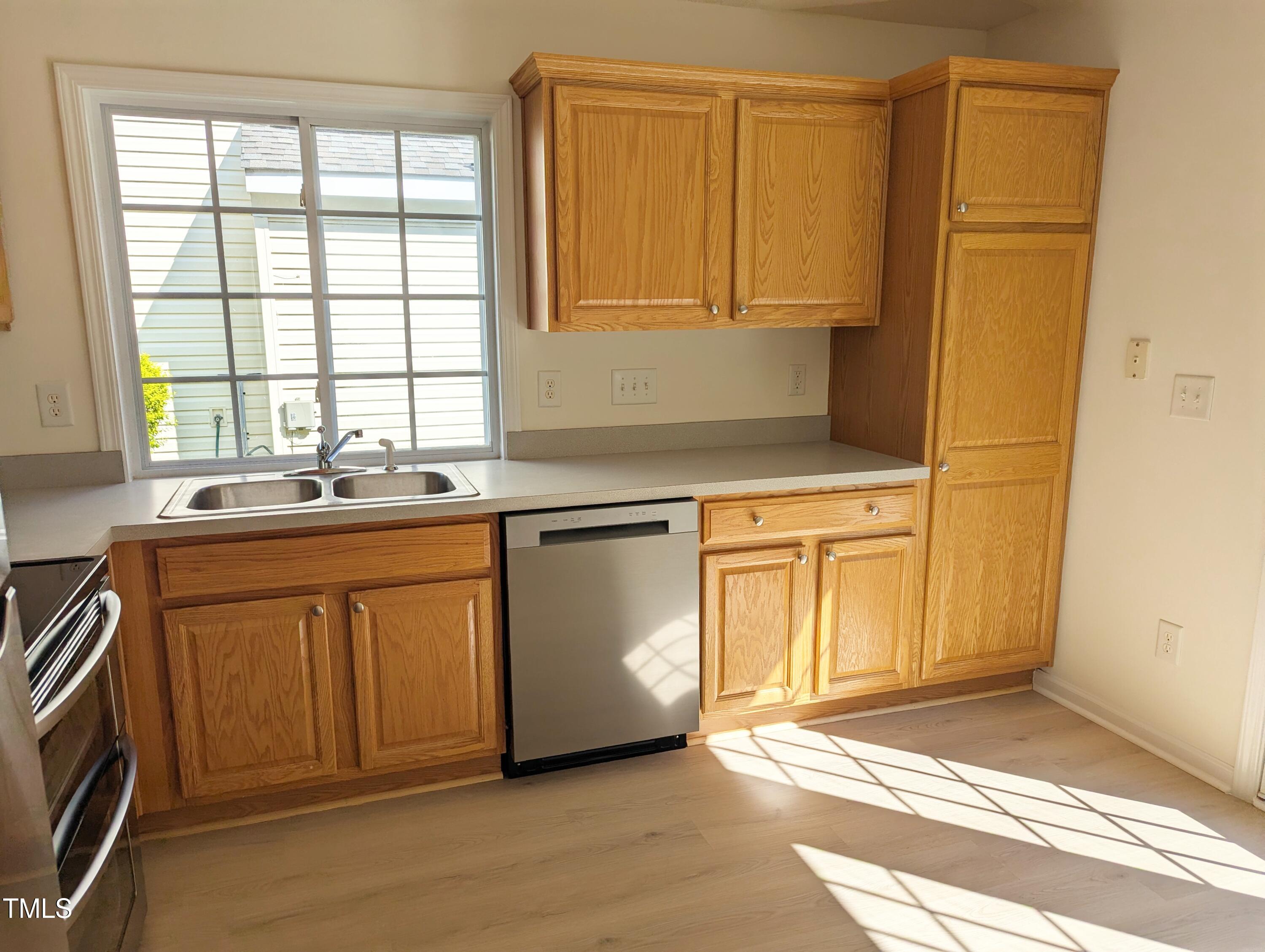 1327 Fairmont Street Property Photo 6