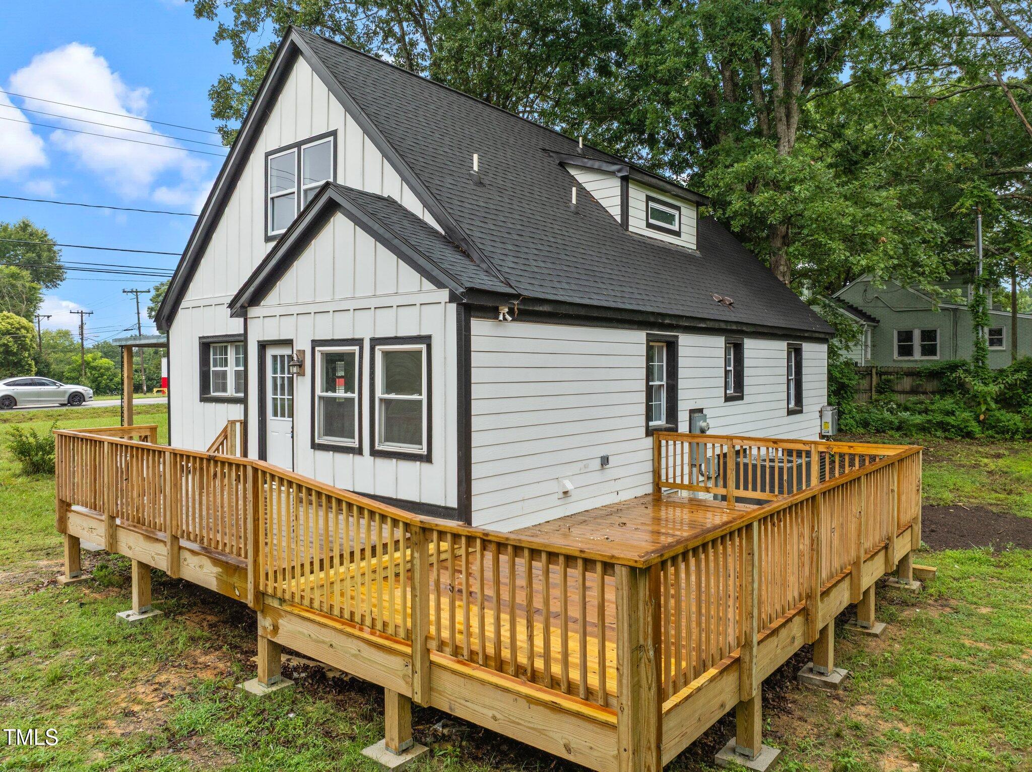 527 Cornelius Street Property Photo 4