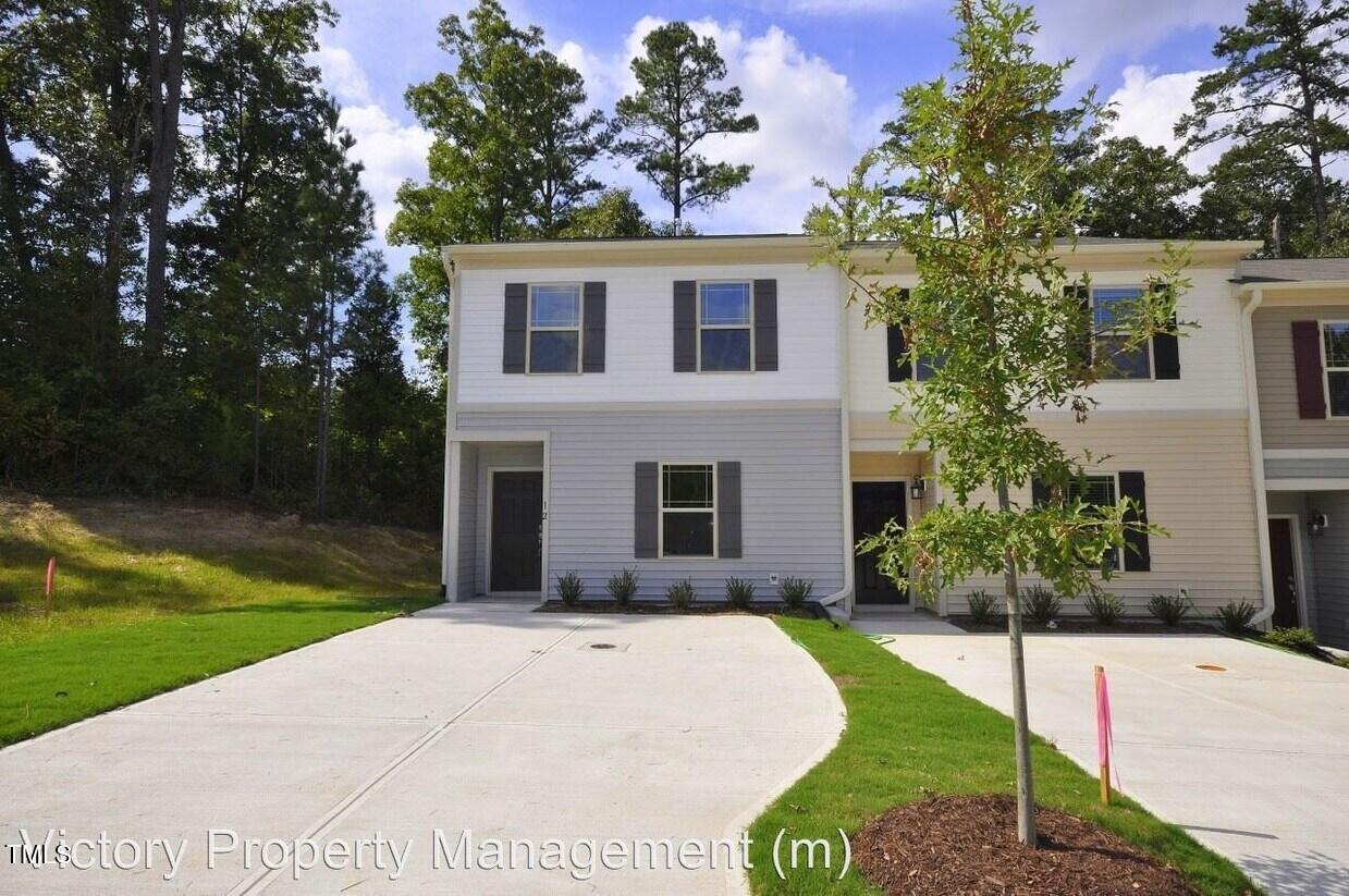 12 Rochambeau Court Property Photo 1