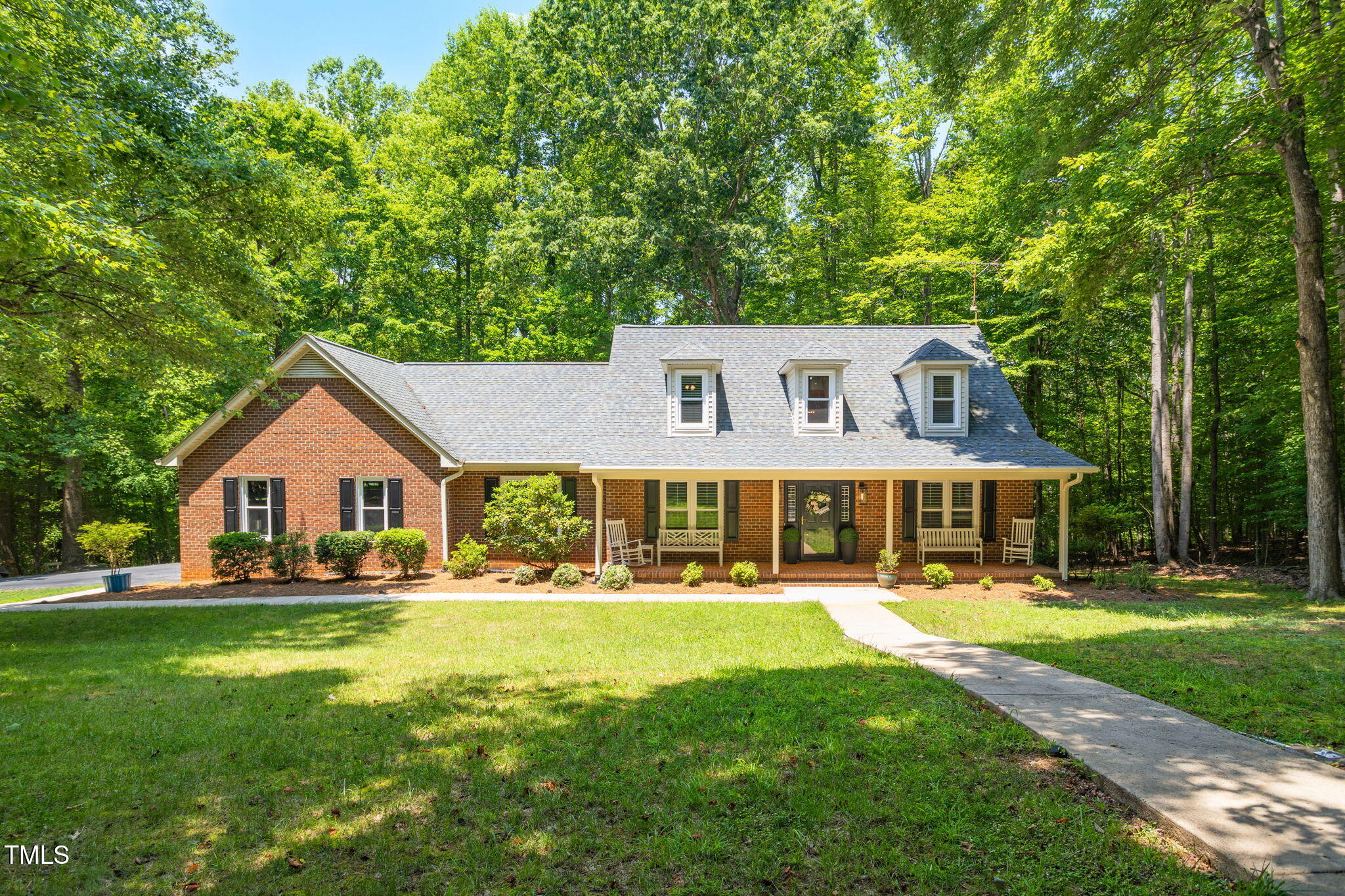 1833 Lake Country Drive Property Photo 1