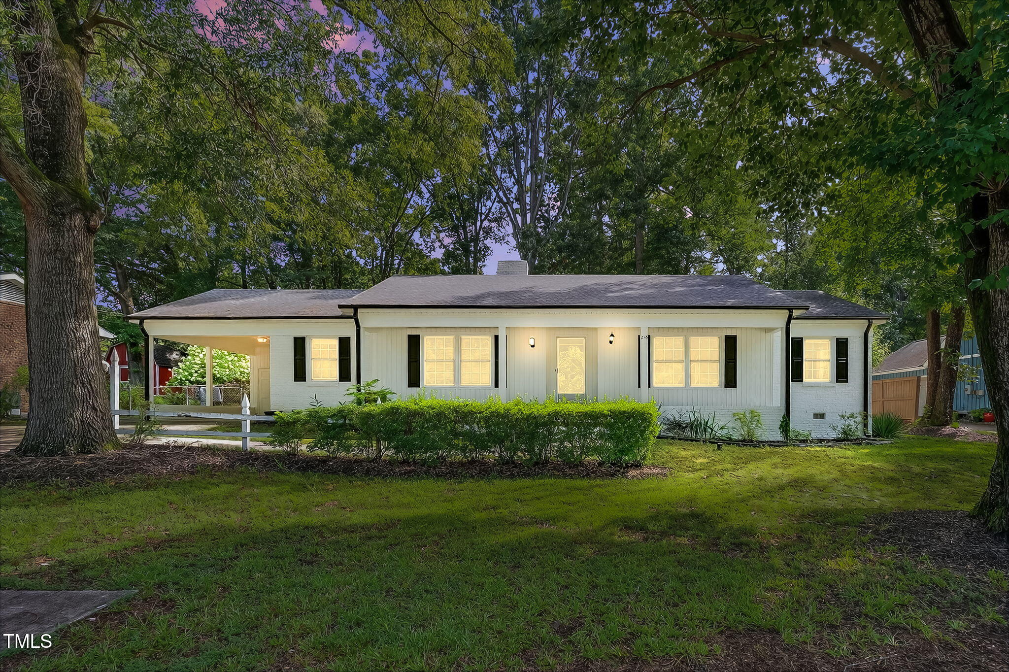 213 Se Maynard Road Property Photo 1