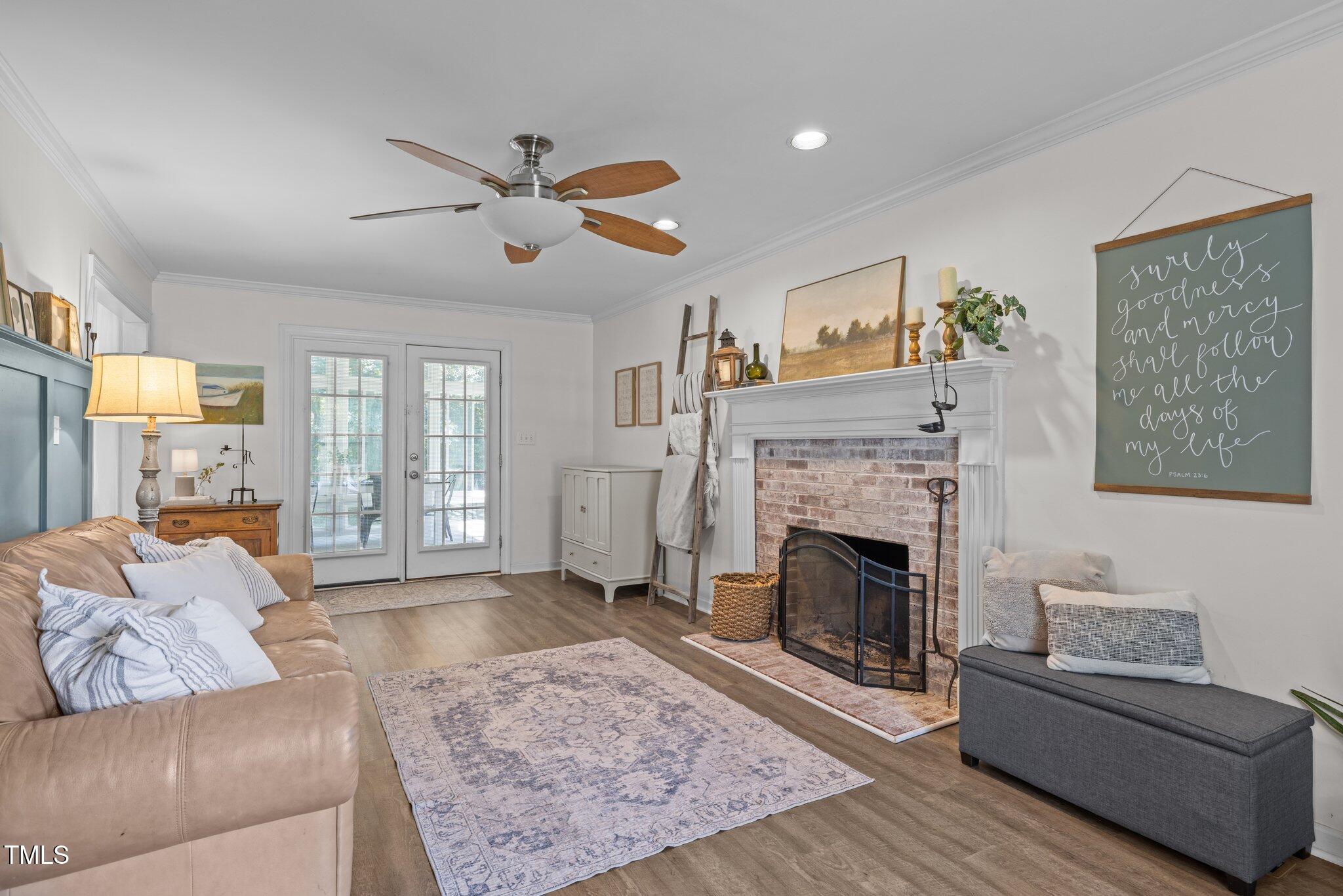 1604 Farm Lake Drive Property Photo 1