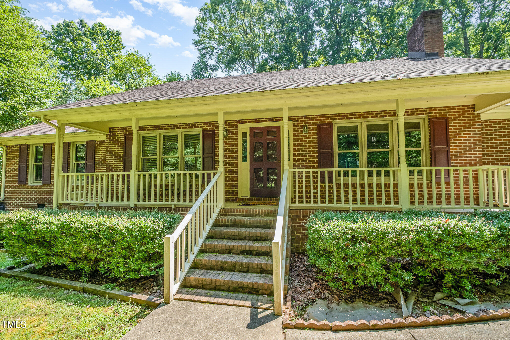 9005 Bahama Woods Lane Property Photo 1