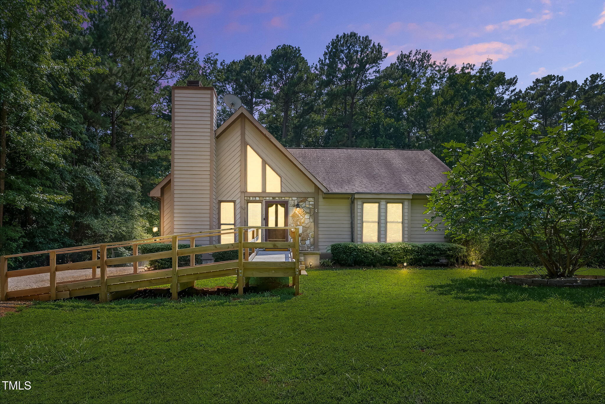 116 Seminole Drive Property Photo 1