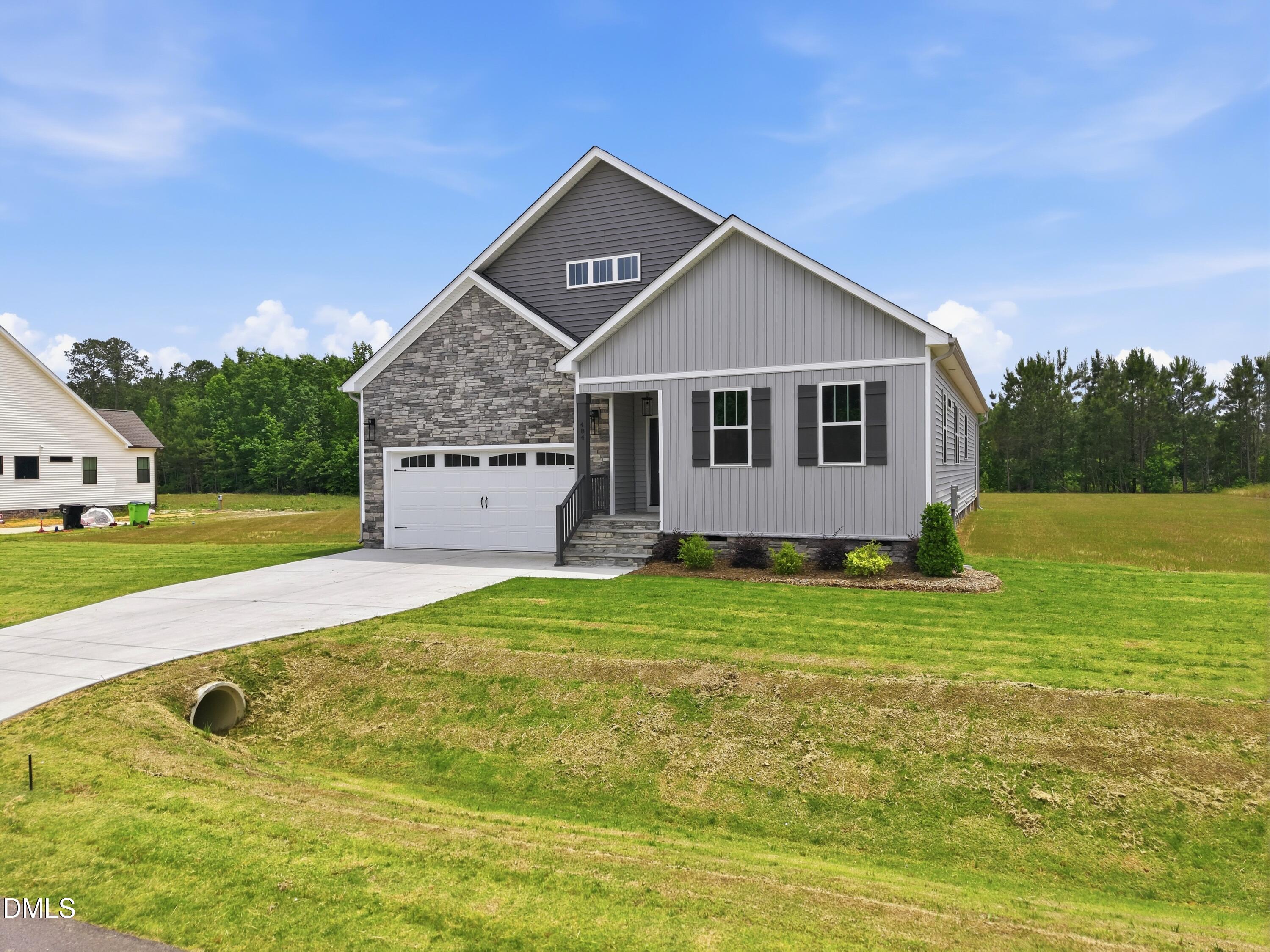 484 Hillard Lane Property Photo 4