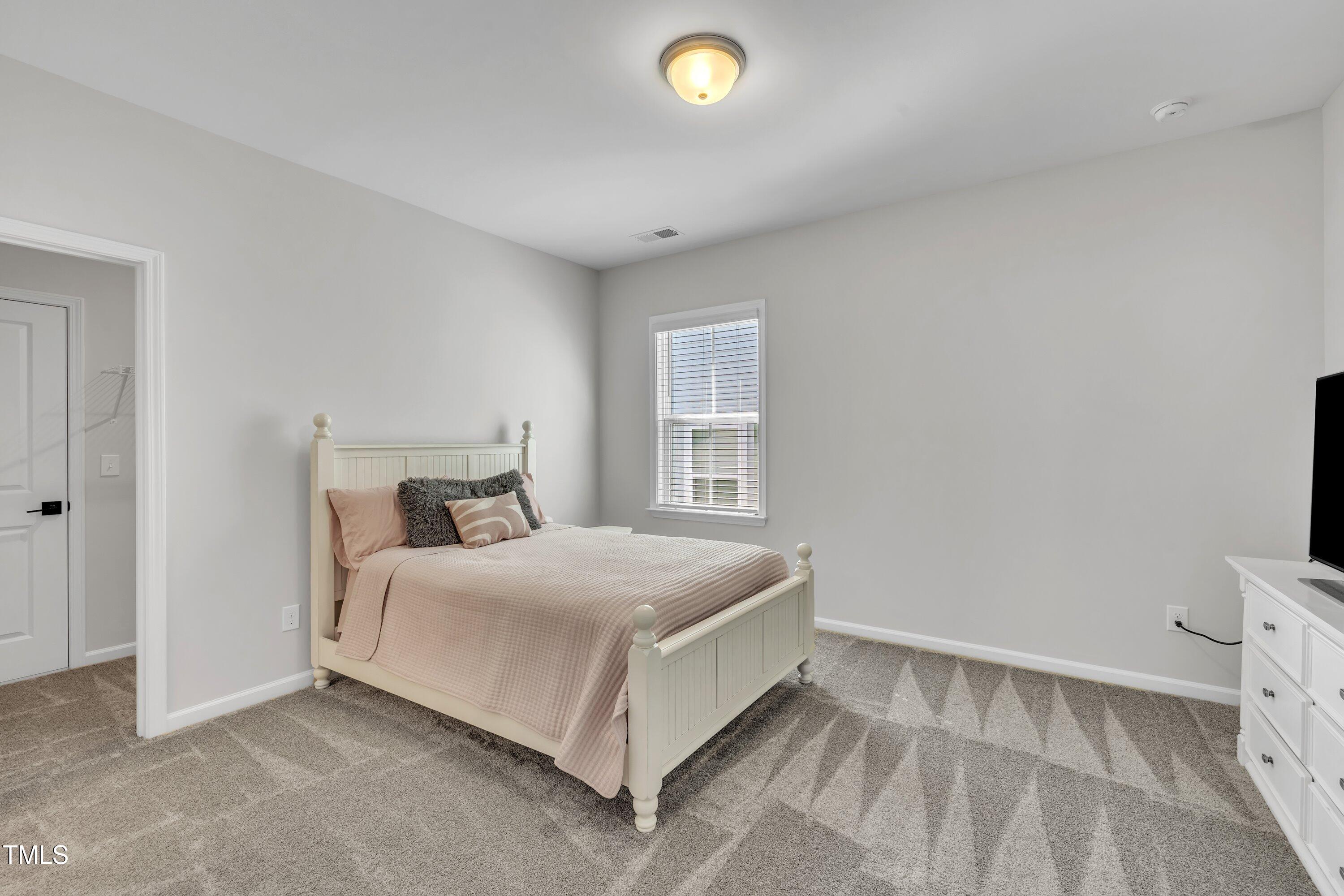 115 Circle City Way Property Photo 36