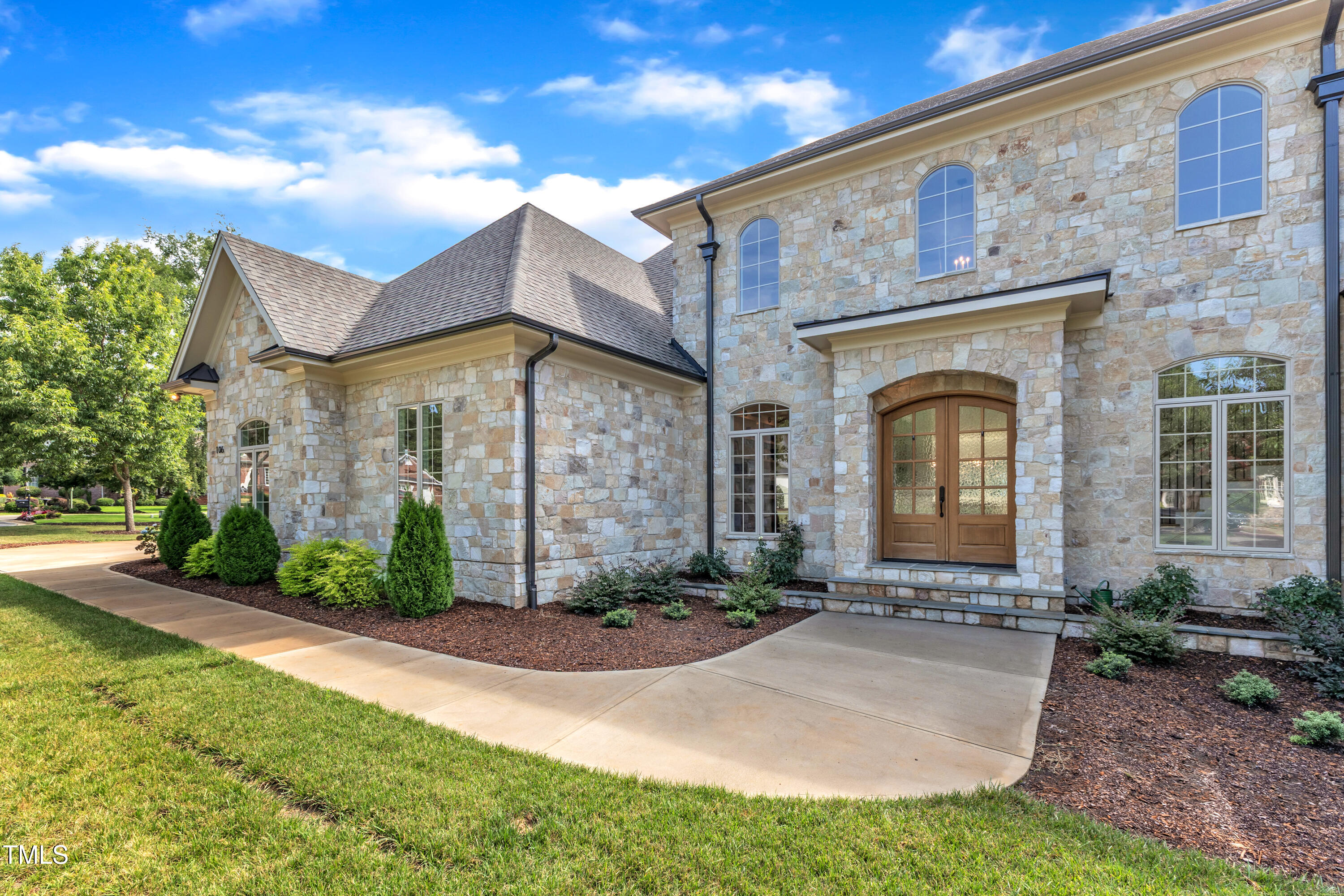 106 New Dawn Court Property Photo 3