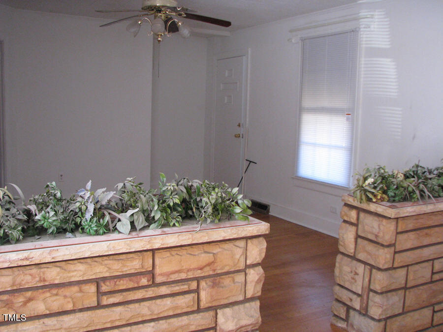 2206 E Club Boulevard Property Photo 5