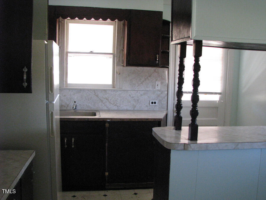 2206 E Club Boulevard Property Photo 9