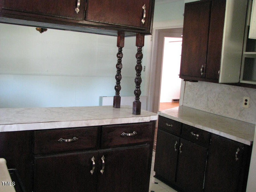 2206 E Club Boulevard Property Photo 10